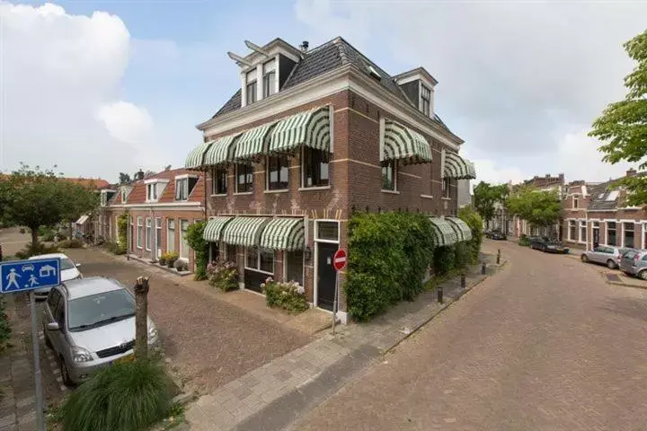 Property Building in Lekkerwegbijleeuwen, 1 minuut naar hartje centrum