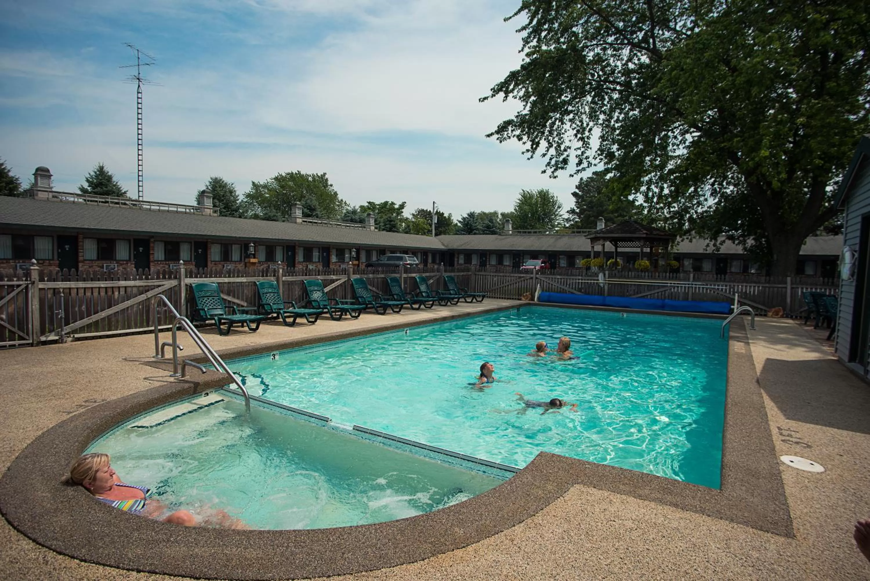 Swimming pool in Viking Arms Inn - Ludington
