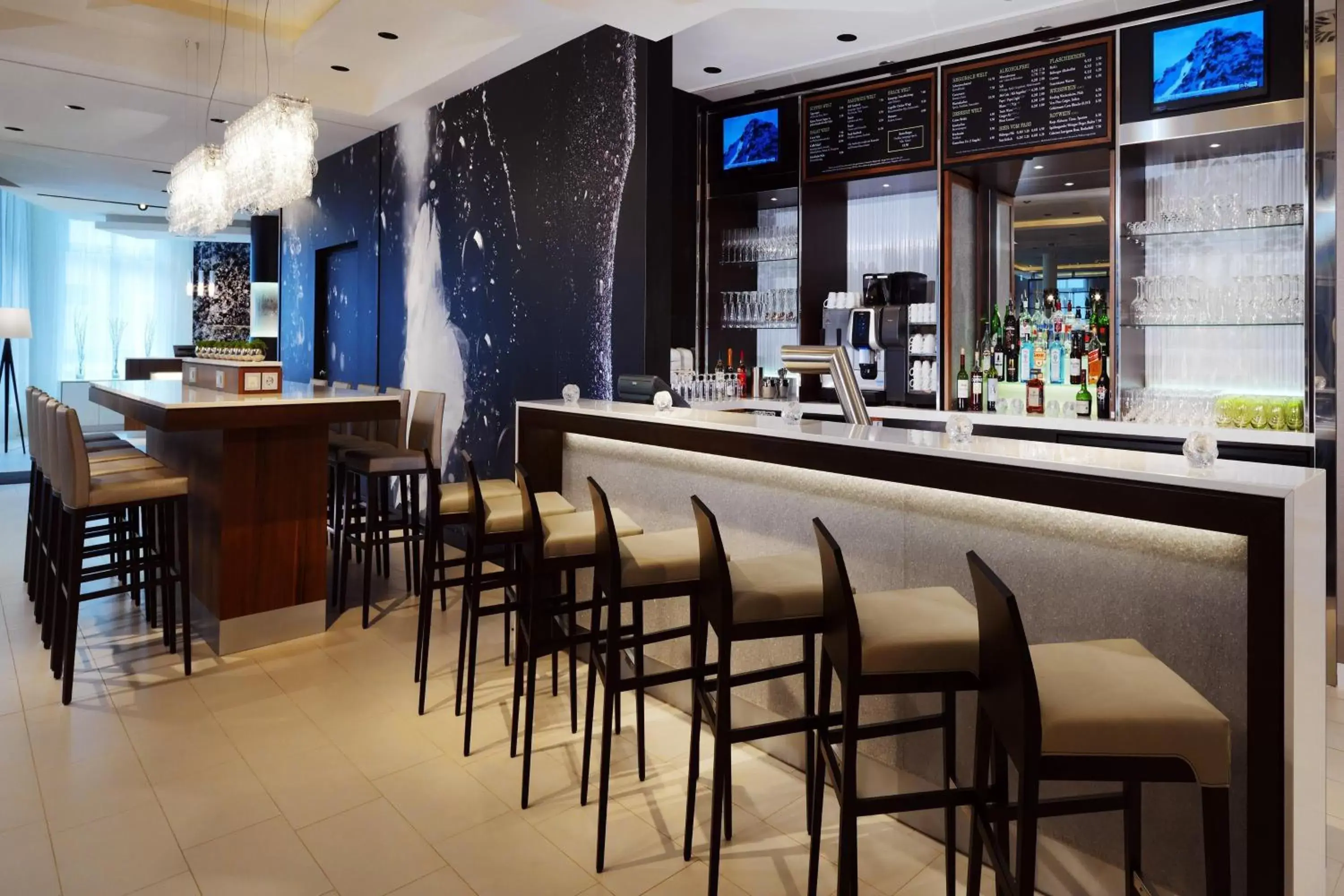 Restaurant/places to eat, Lounge/Bar in Courtyard by Marriott Cologne