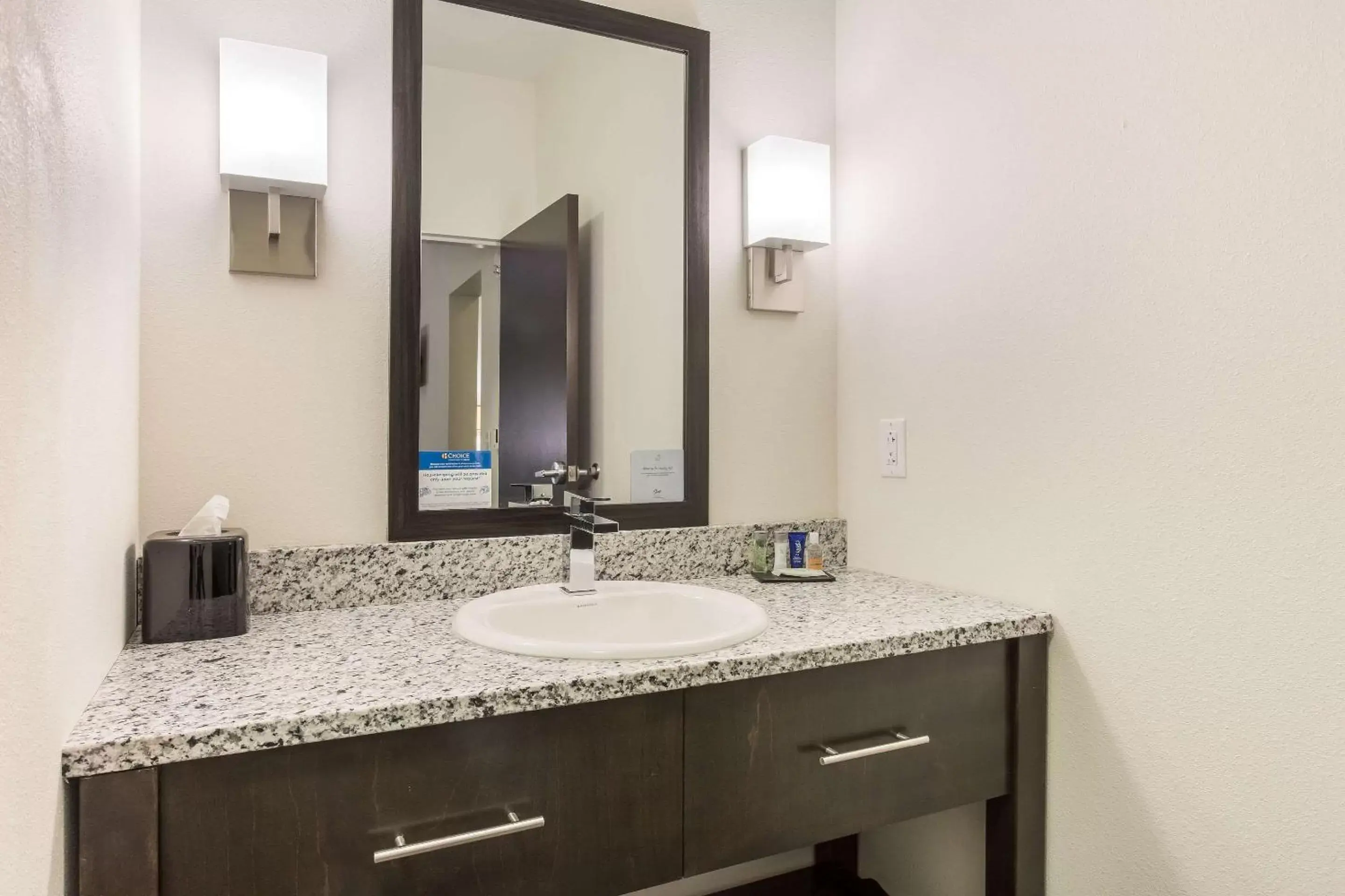 Bedroom, Bathroom in Sleep Inn & Suites Webb City