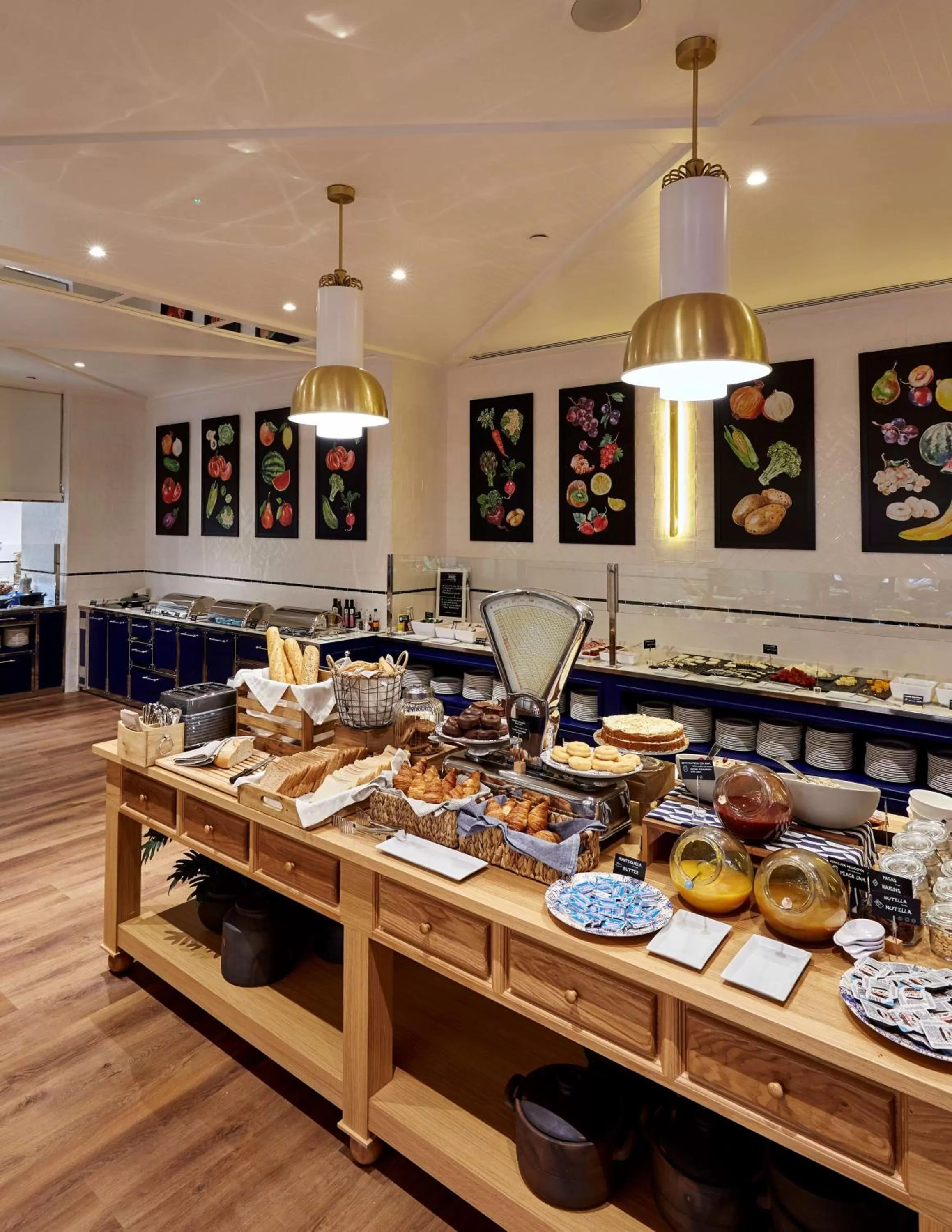 Restaurant/places to eat in Radisson Blu 1882 Hotel, Barcelona Sagrada Familia