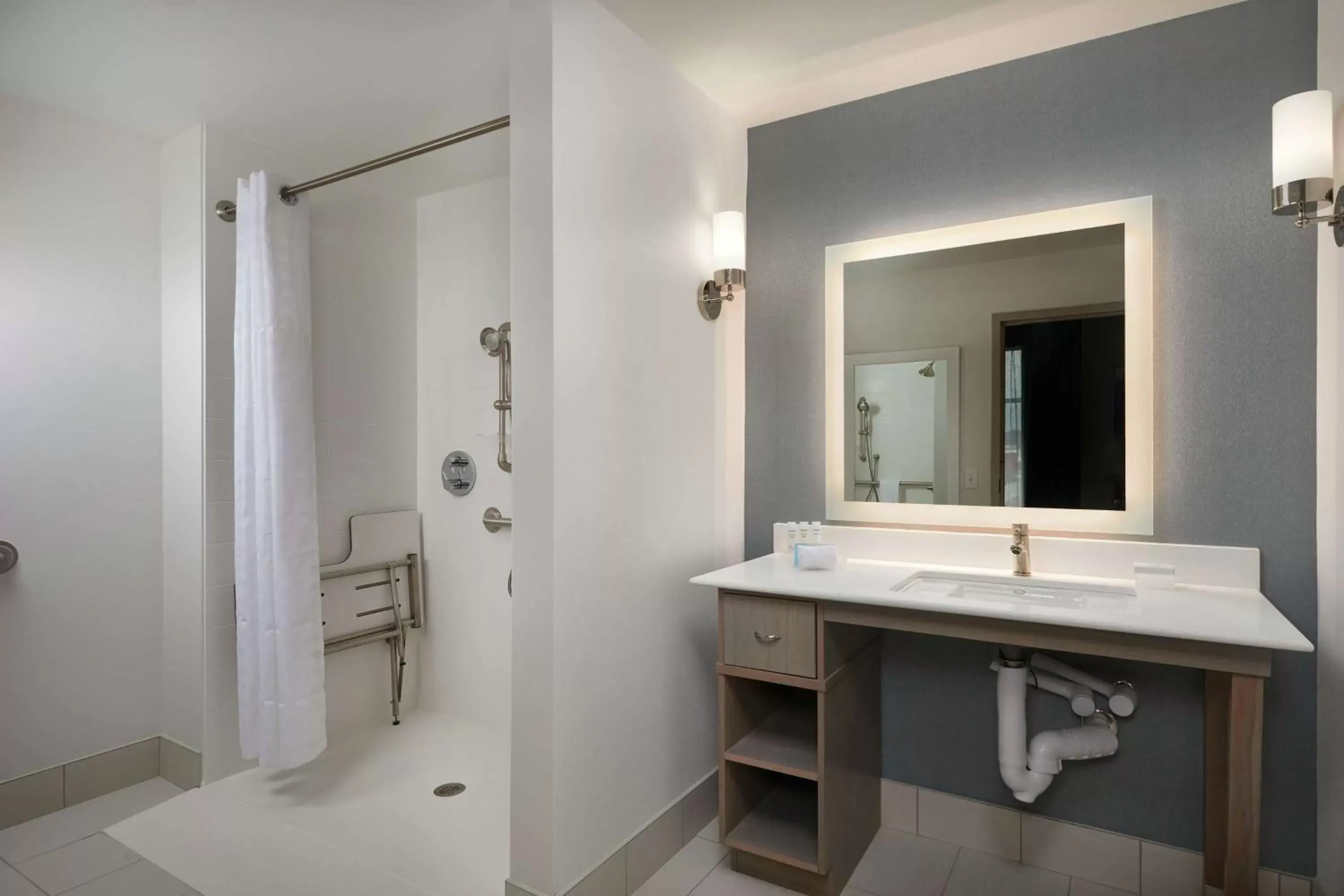 Bathroom in Homewood Suites By Hilton Cincinnati Midtown