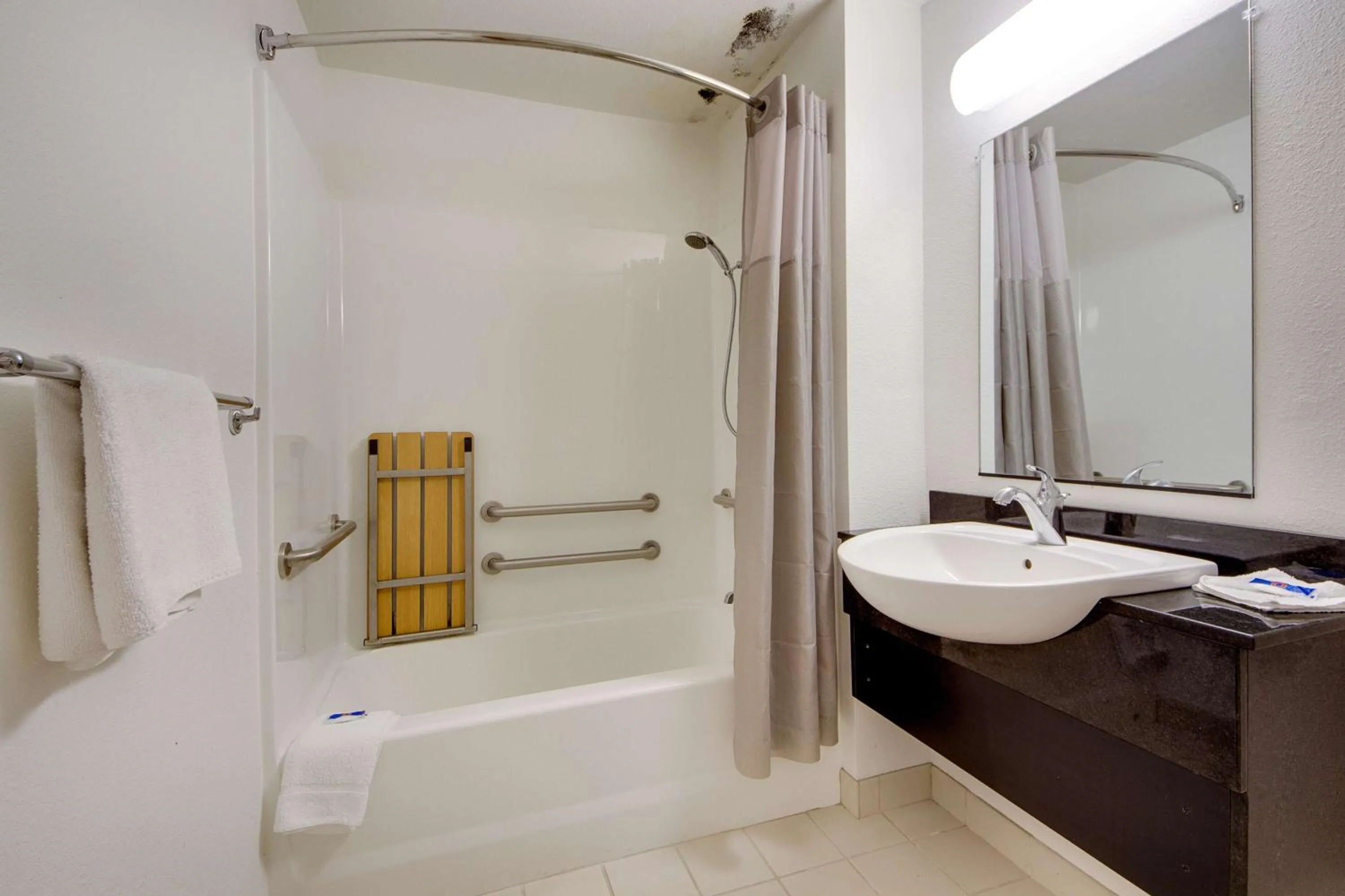 Shower in Avera Suites