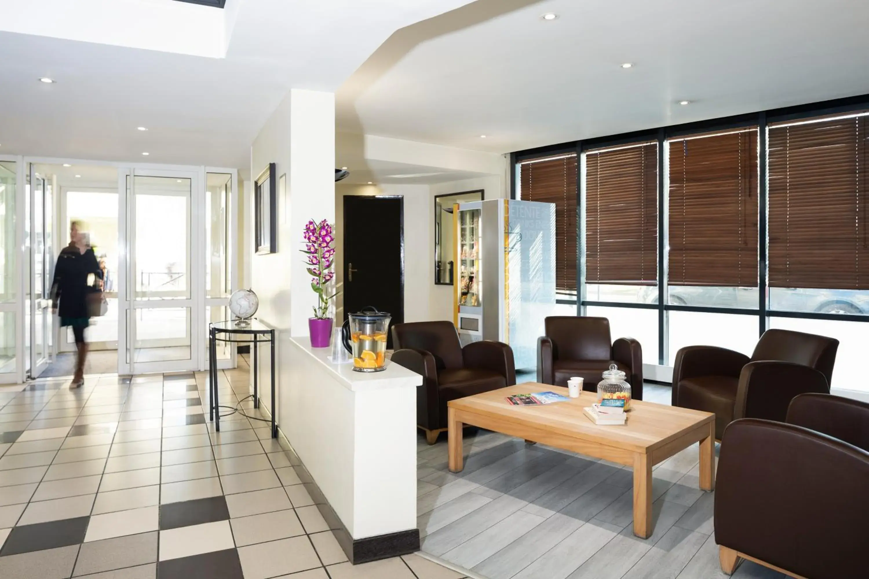 Lobby or reception in Aparthotel Adagio Access La Défense - Place Charras Lobby or reception in Aparthotel Adagio Access La Défense - Place Charras