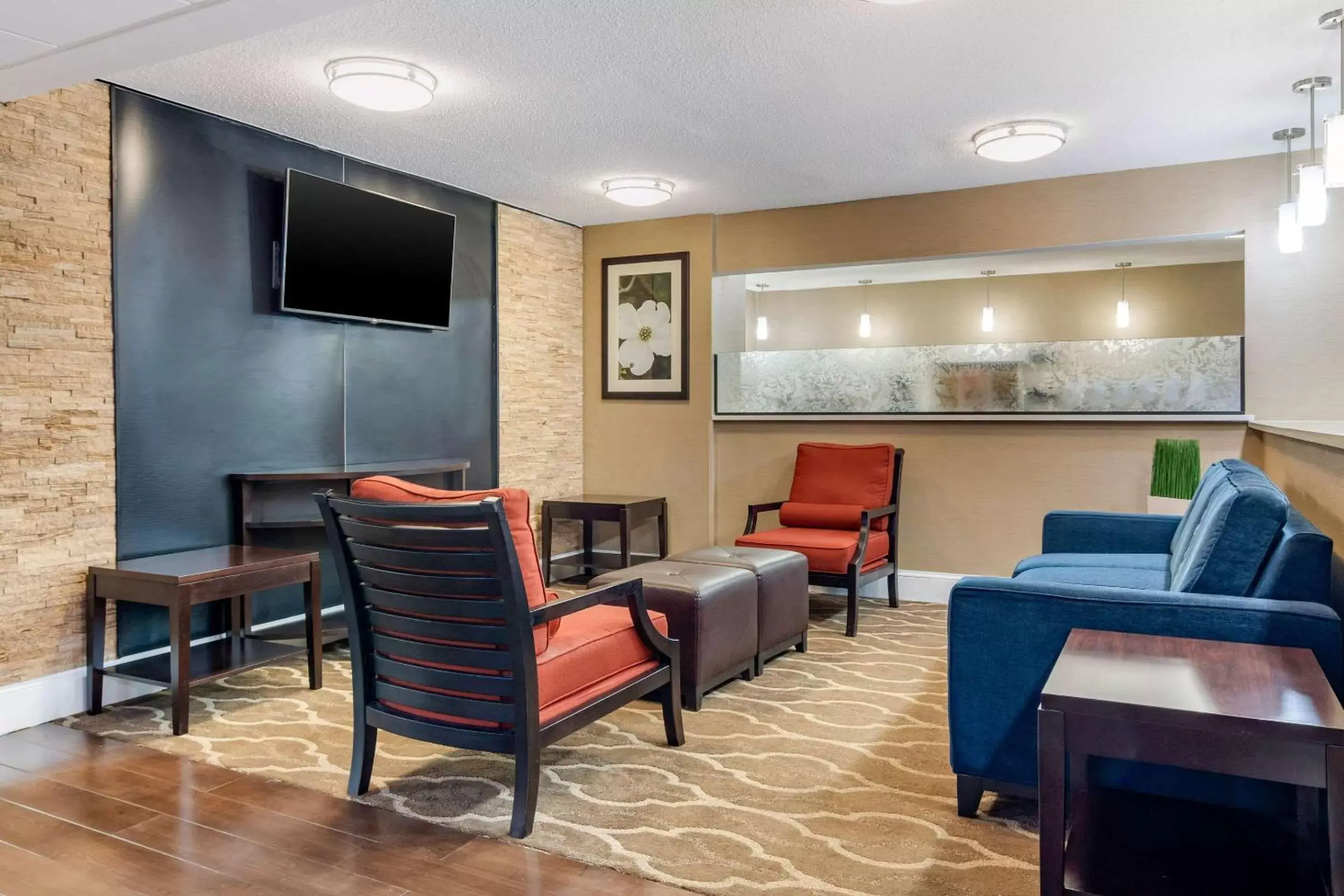 Lobby or reception, Seating Area in Comfort Inn & Suites Macon North I-75