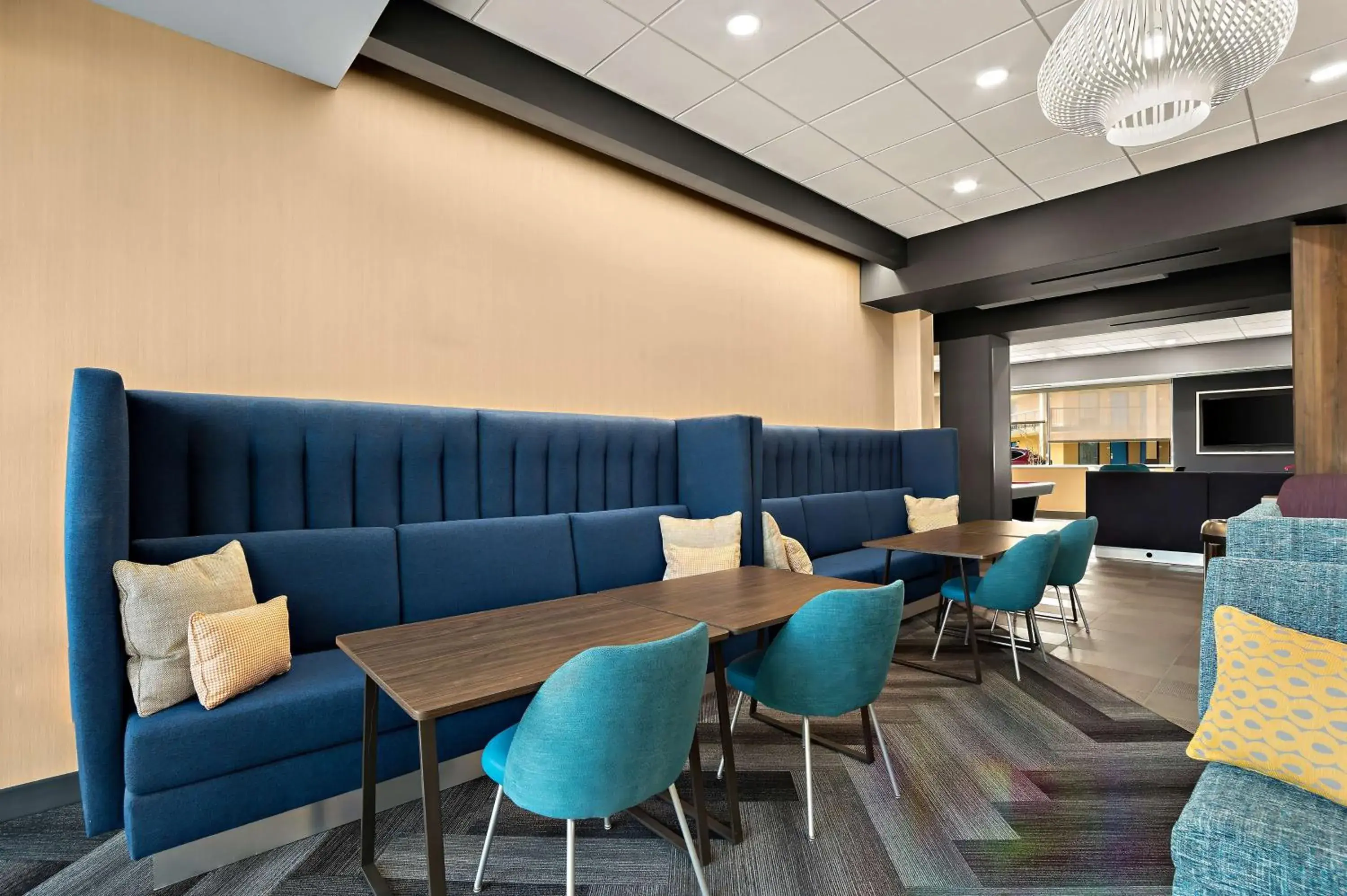 Lobby or reception, Lounge/Bar in Tru By Hilton Santee