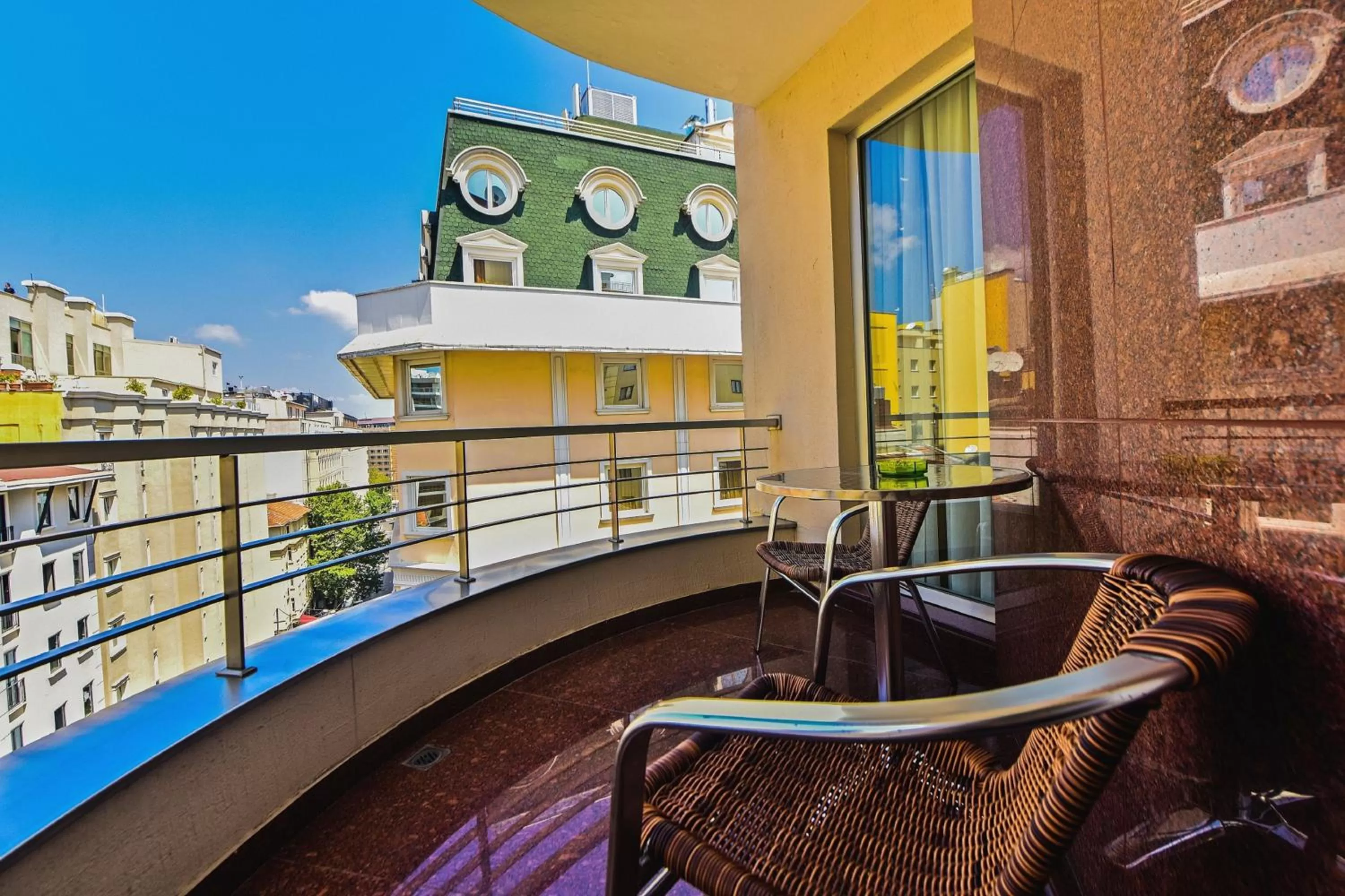 Deluxe Corner Balcony Double Room in SV Business Hotel Taksim