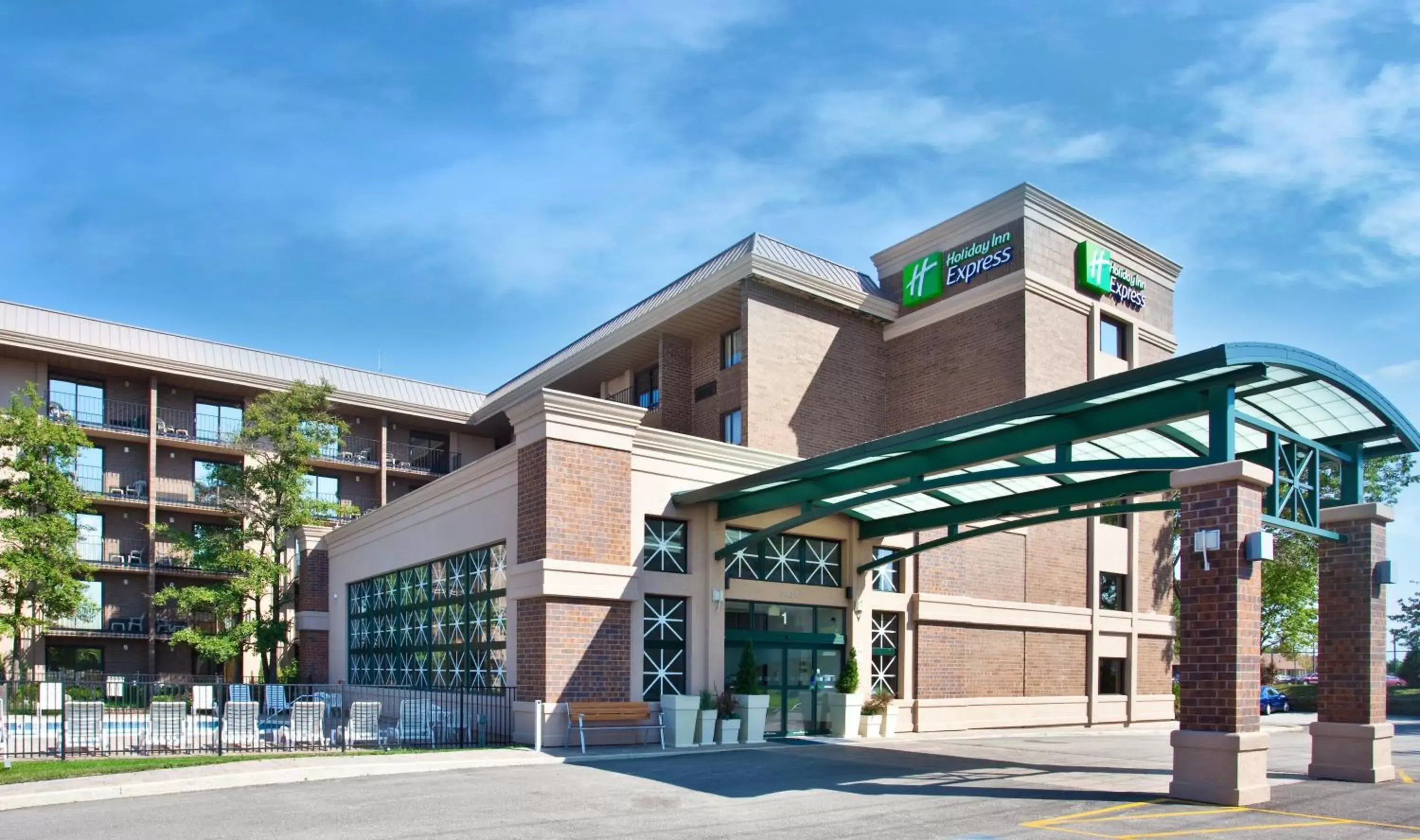 Property Building in Holiday Inn Express Schaumburg-Rolling Meadows, an IHG Hotel