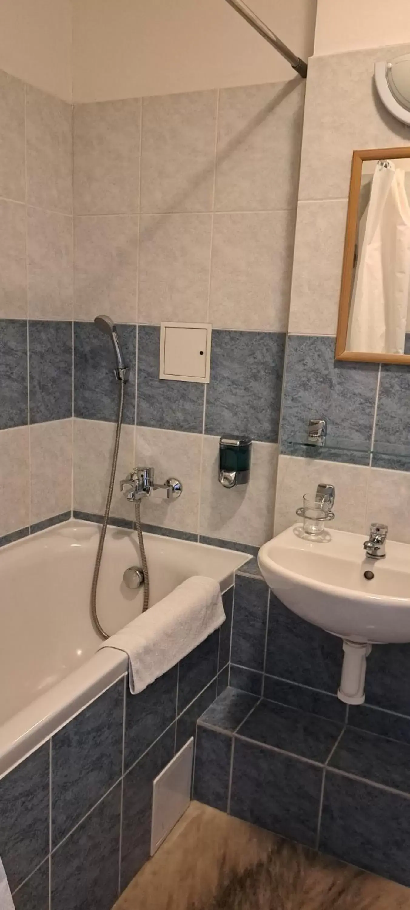 Bathroom in Hotel Legie