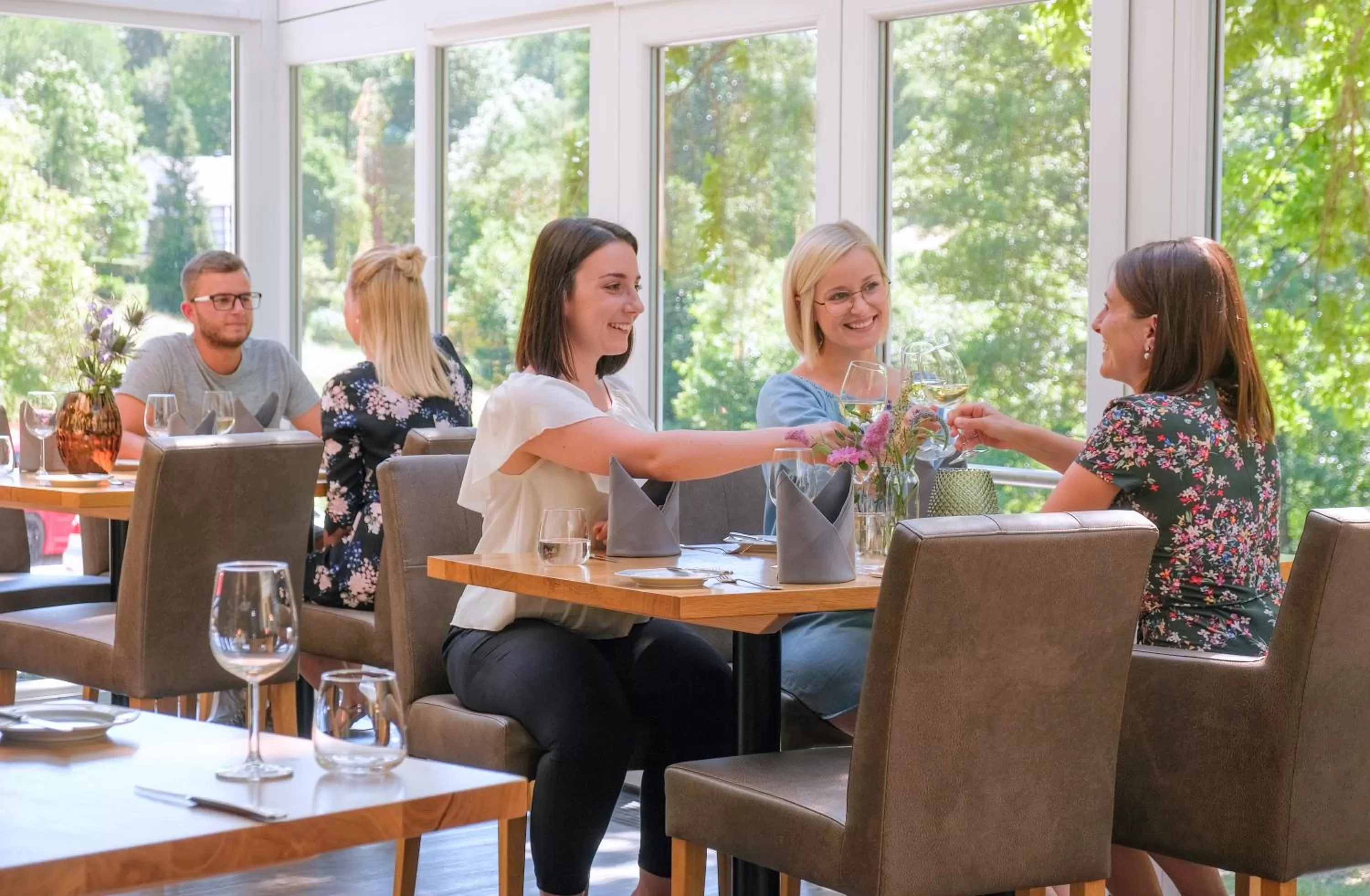 Restaurant/places to eat in 2tHEIMAT - Hotel & Restaurant