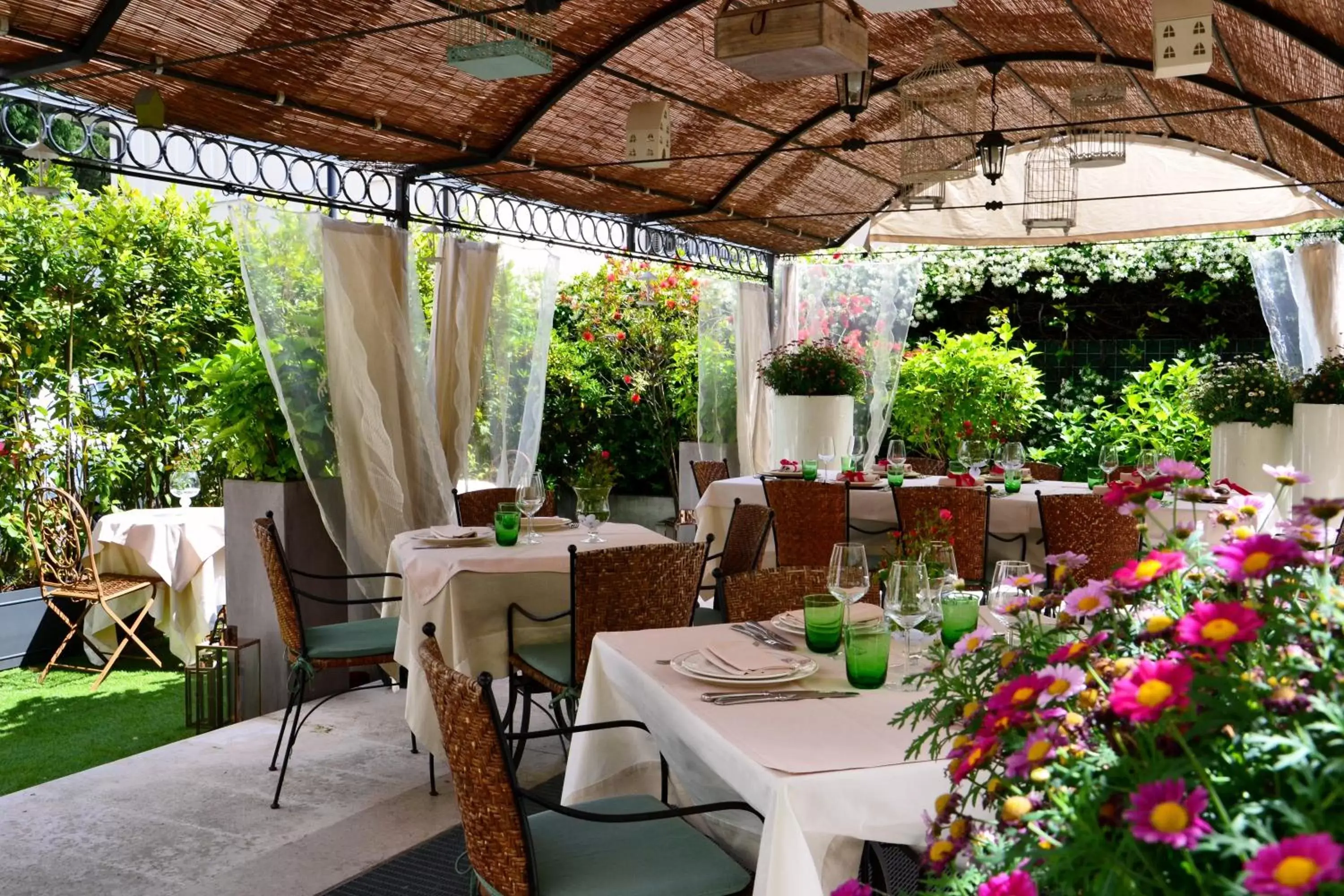 Balcony/Terrace, Restaurant/Places to Eat in Hotel Locanda Al Sole