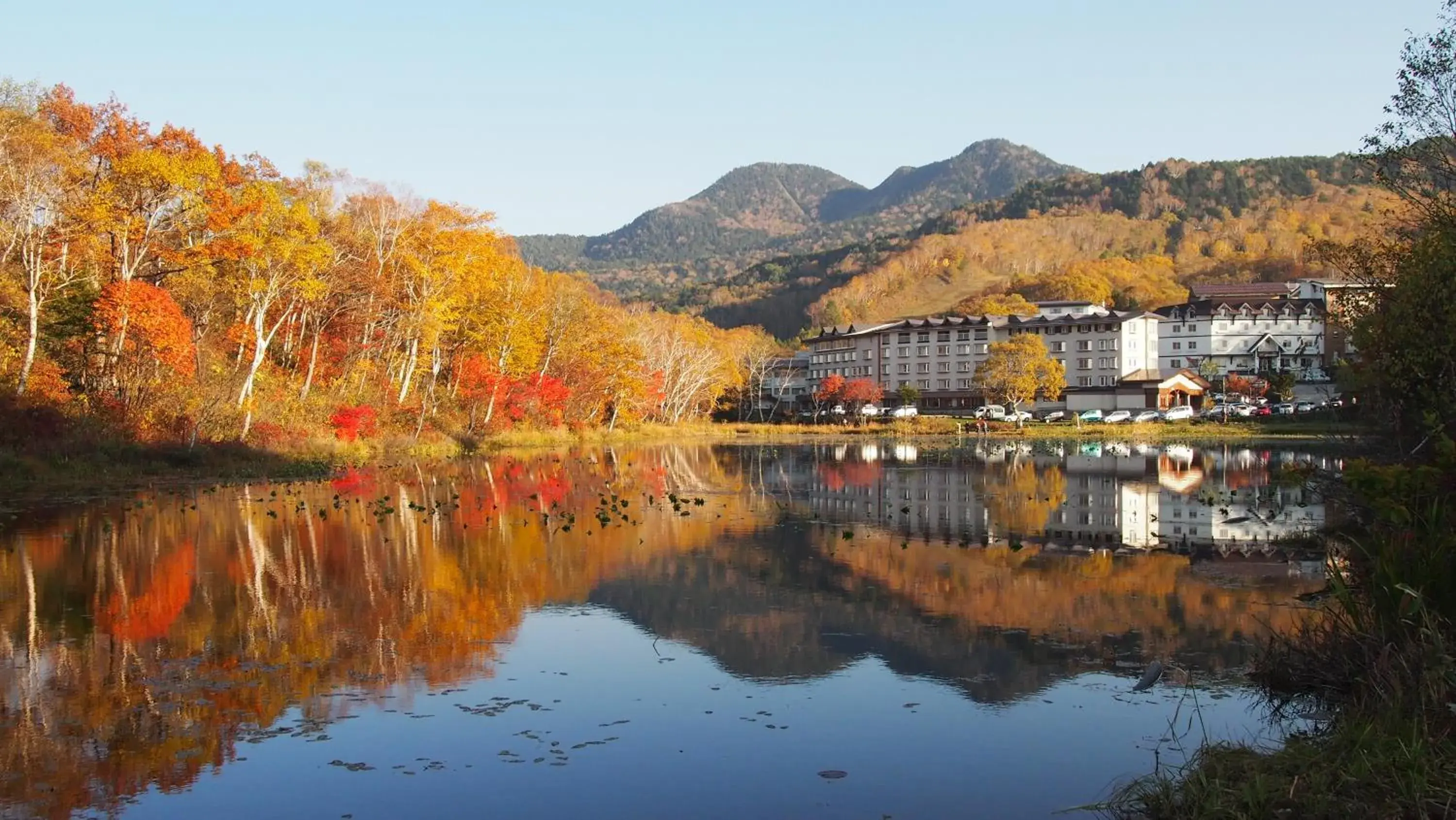 Autumn in Shiga Lake Hotel