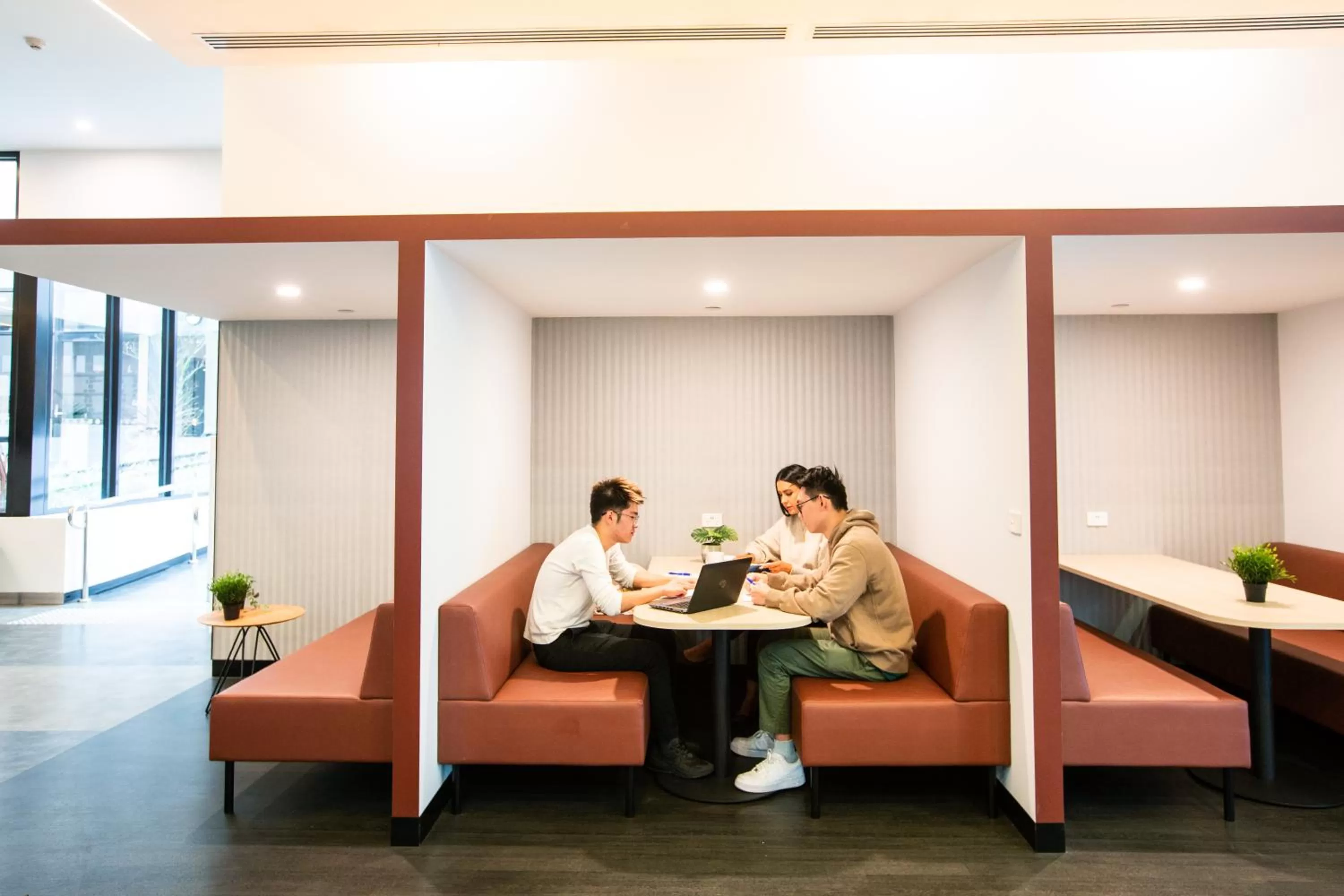 Seating area in Essence Hotel Carlton