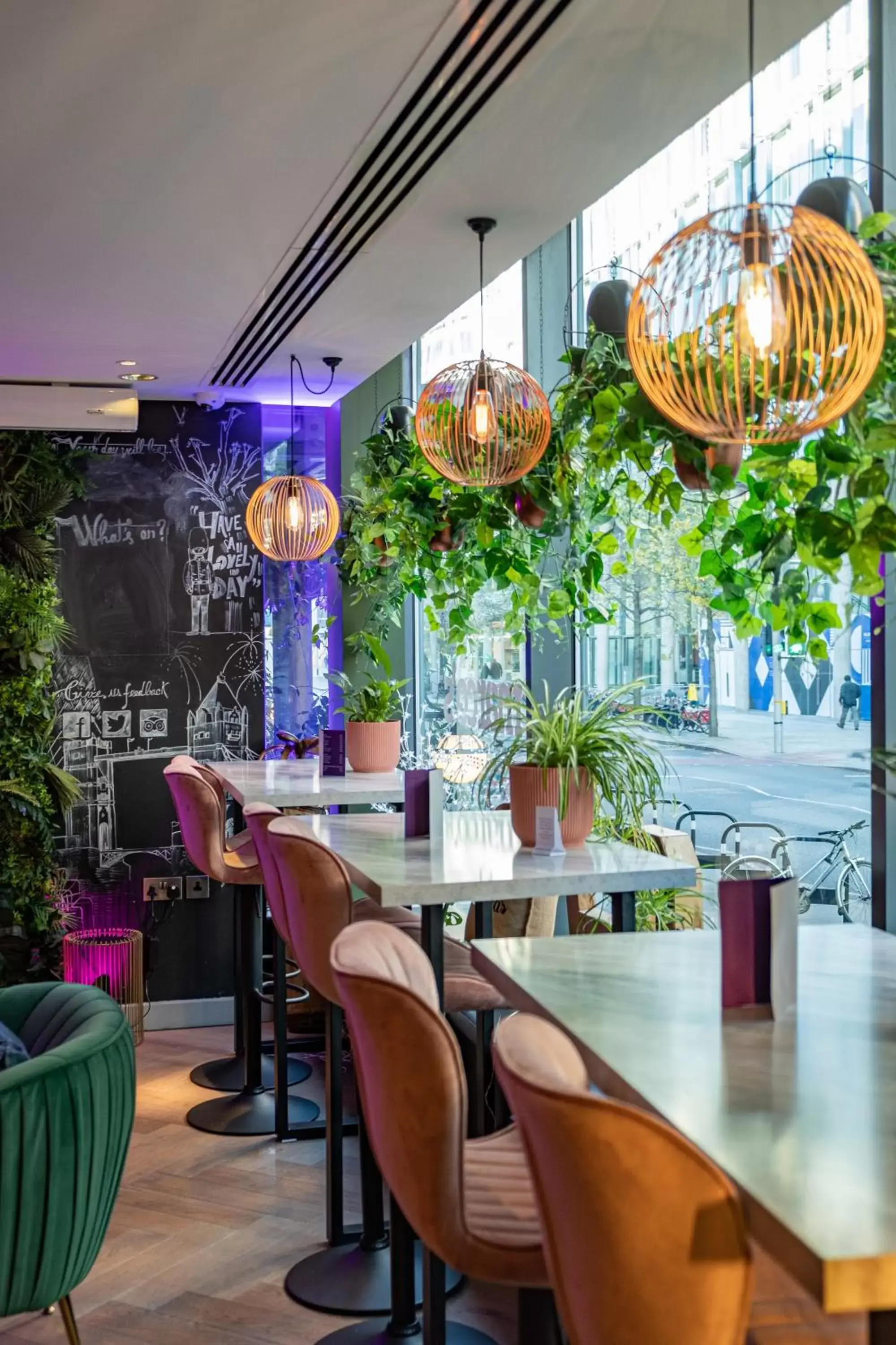 Lobby or reception, Restaurant/Places to Eat in Mercure London Bridge
