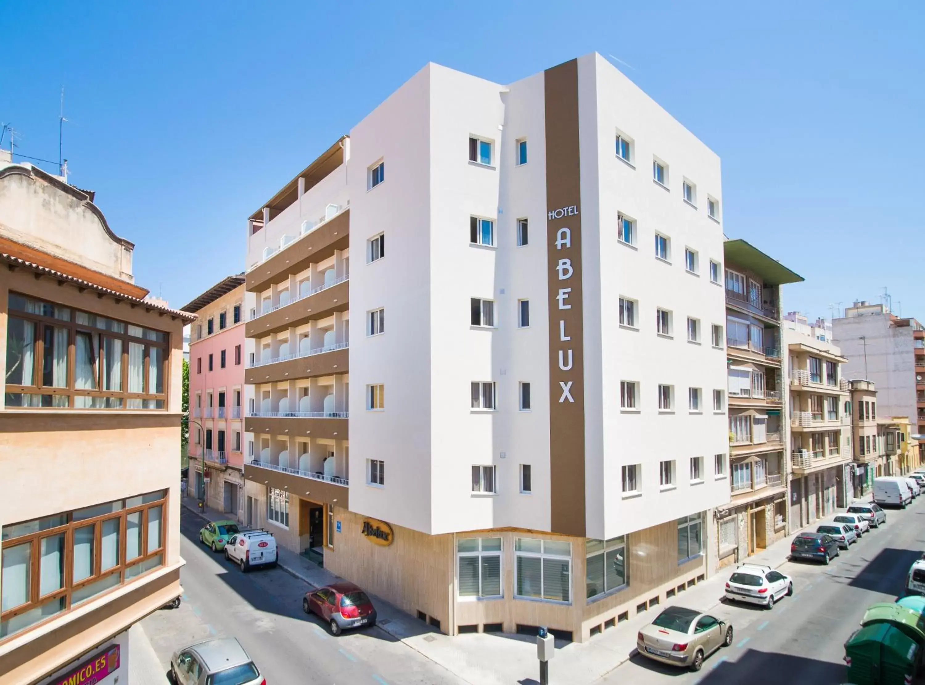 Facade/entrance in Abelux