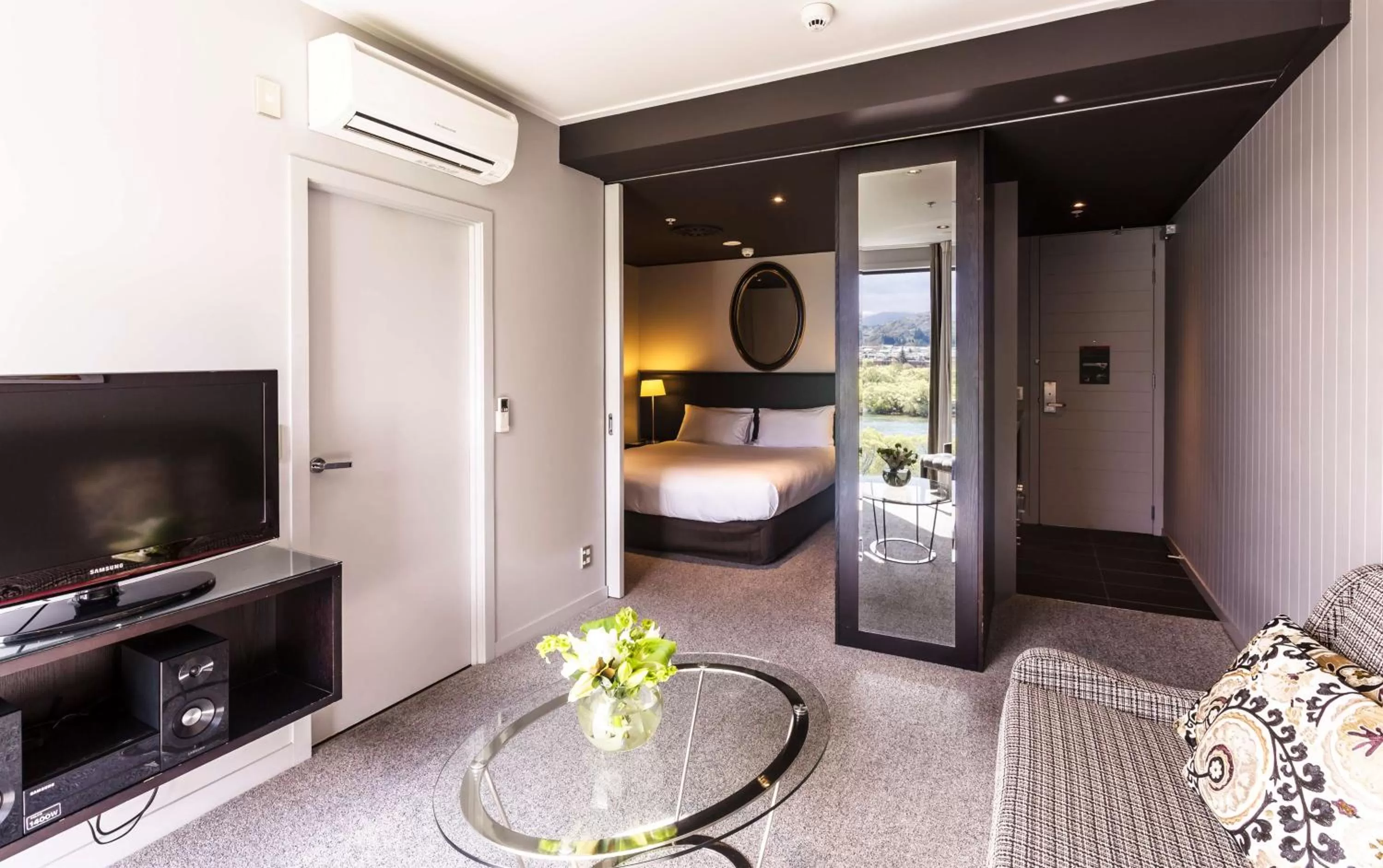 Bed in DoubleTree by Hilton Queenstown