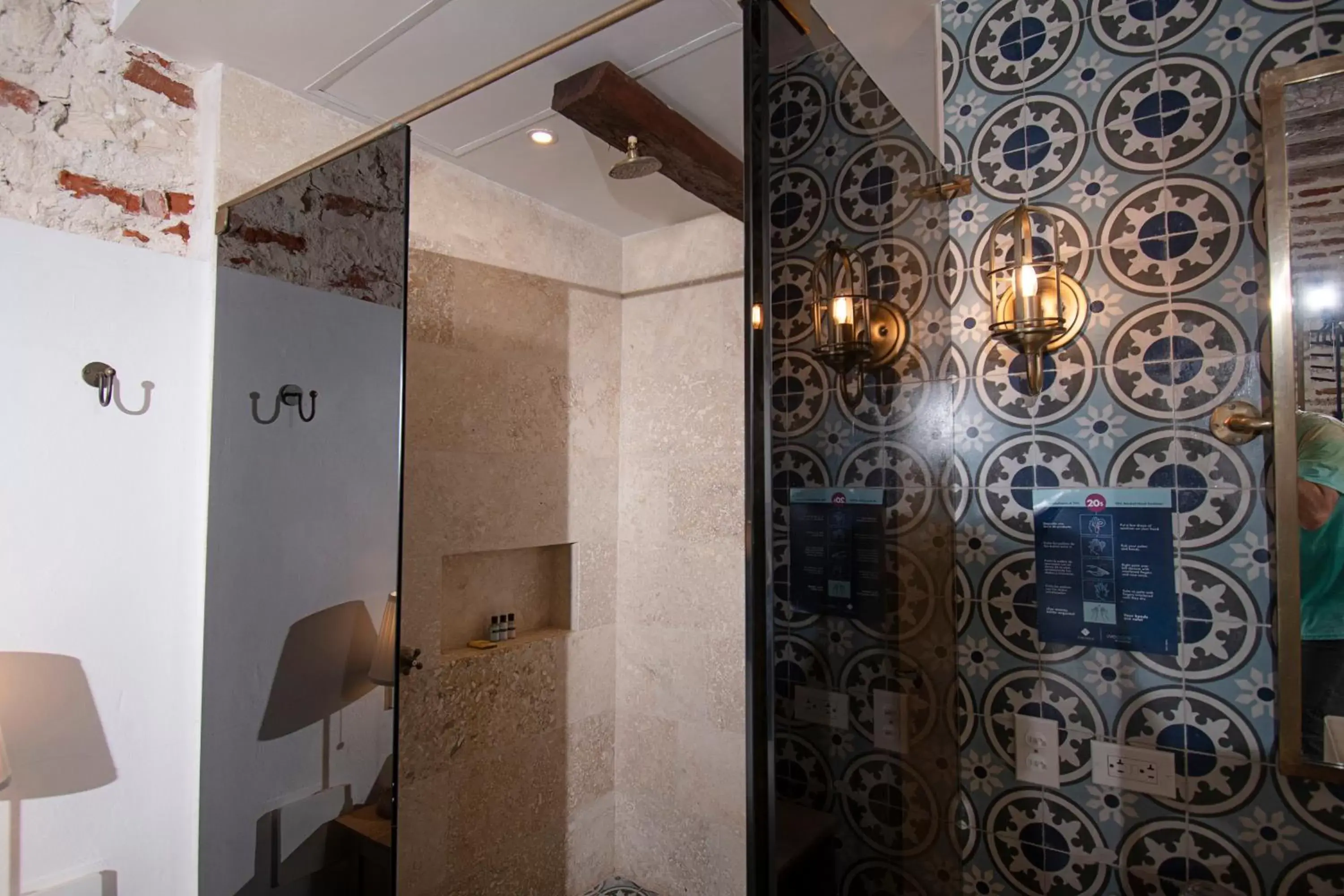 Shower, Bathroom in Hotel Casa La Factoria by Faranda Boutique, a member of Radisson Individuals