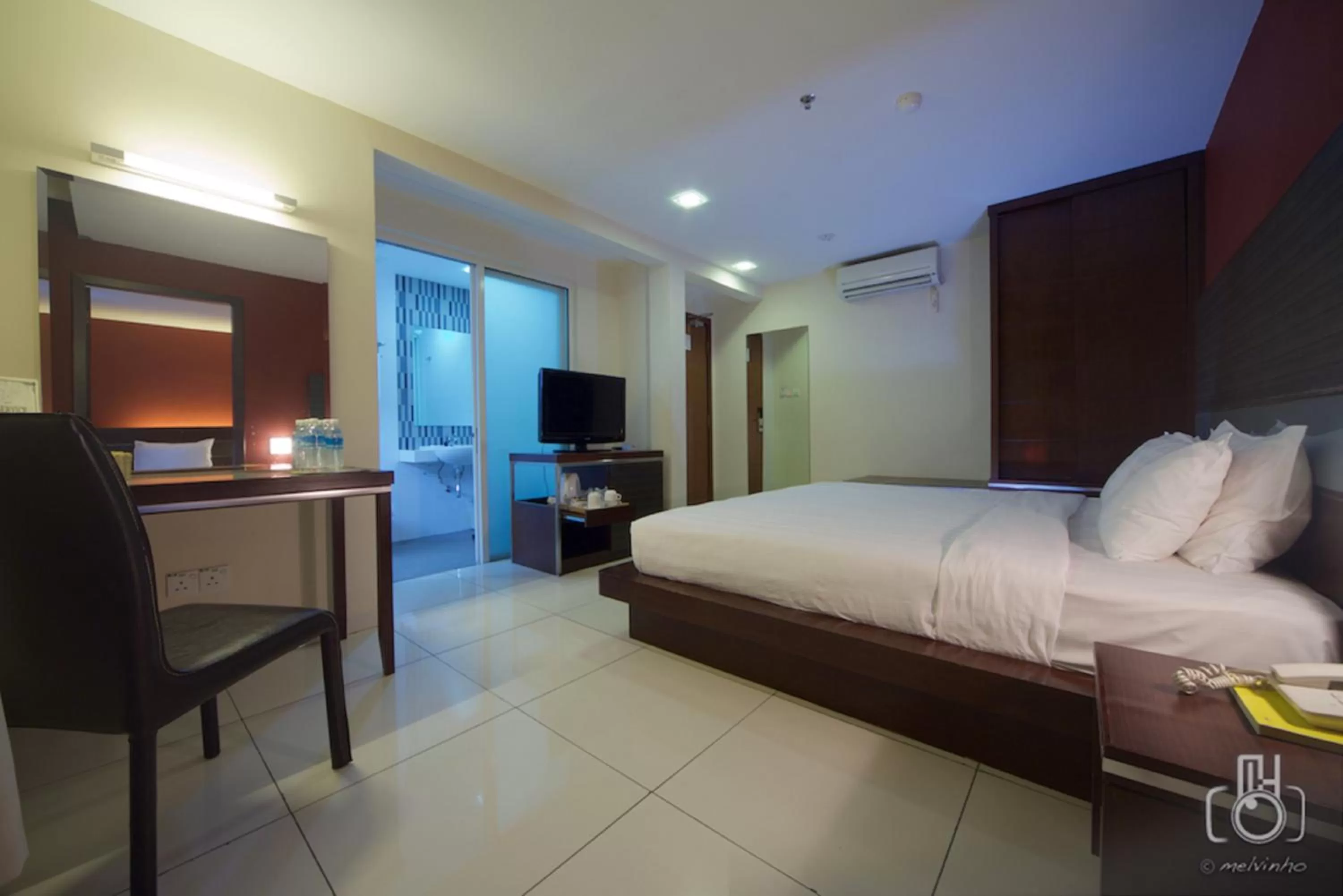 Bedroom, Bed in Kinabalu Daya Hotel