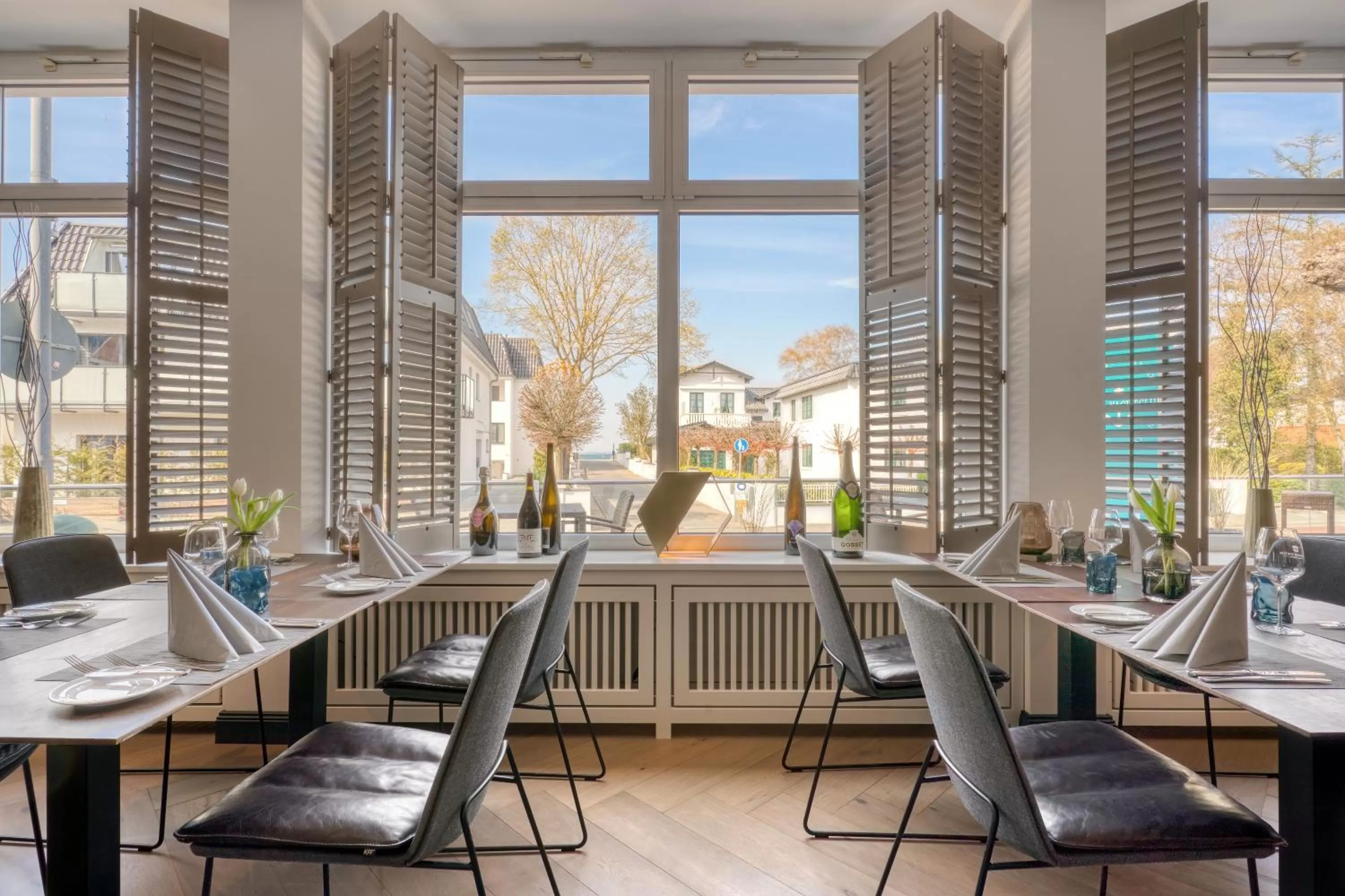 Restaurant/places to eat in Hotel Yachtclub