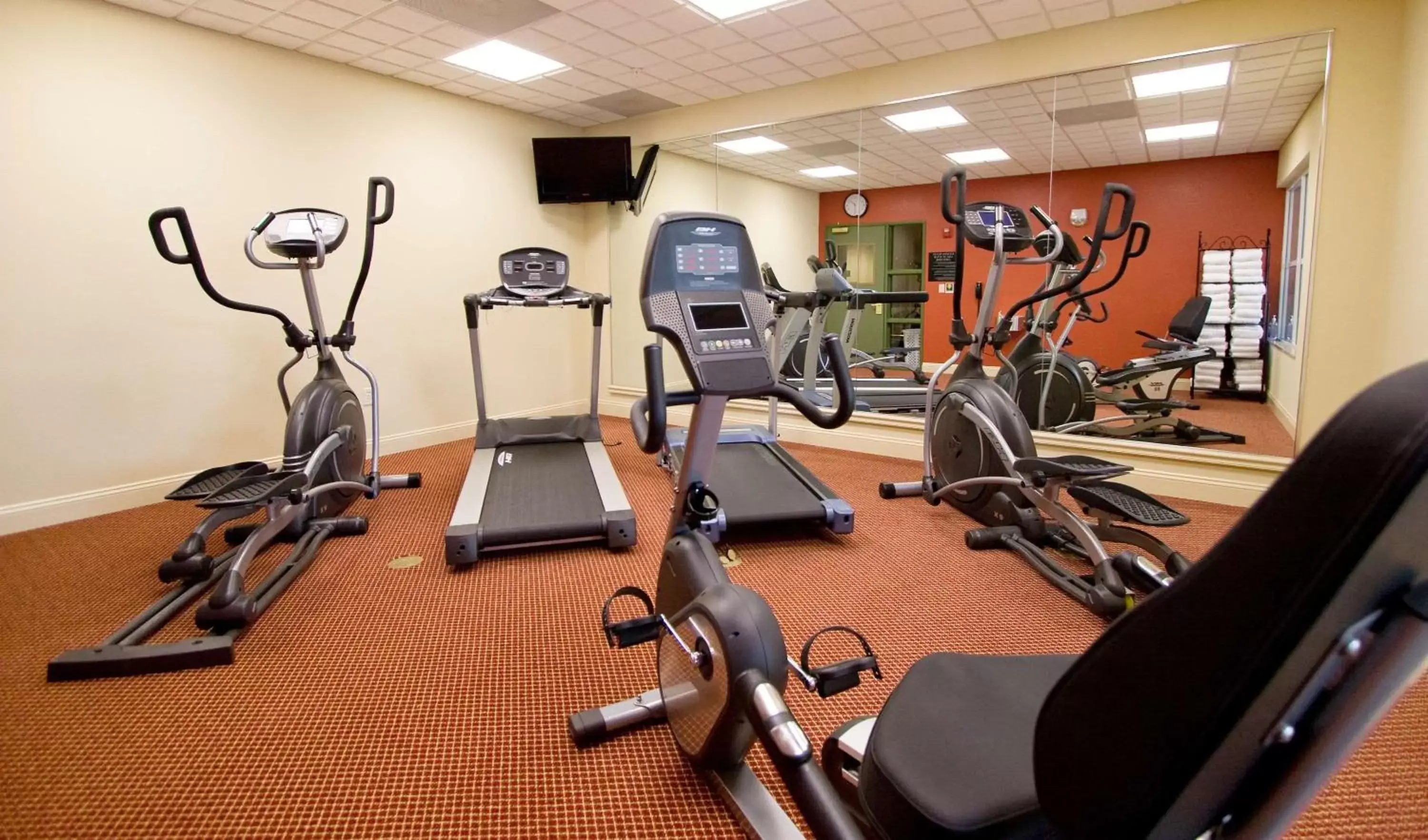 Activities, Fitness Center/Facilities in Country Inn & Suites by Radisson, Fredericksburg, VA