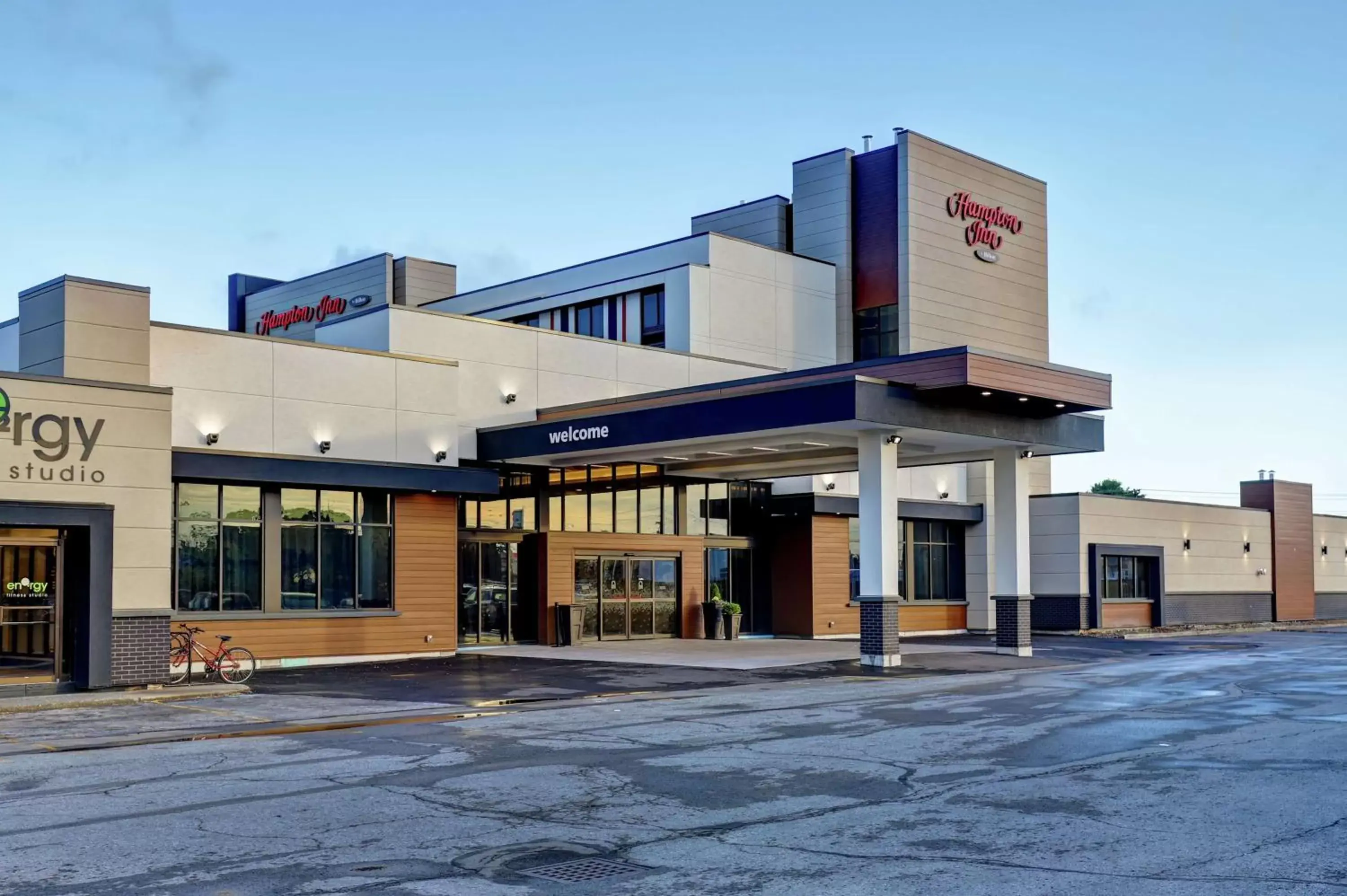 Property building in Hampton Inn St. Catharines Niagara Property building in Hampton Inn St. Catharines Niagara