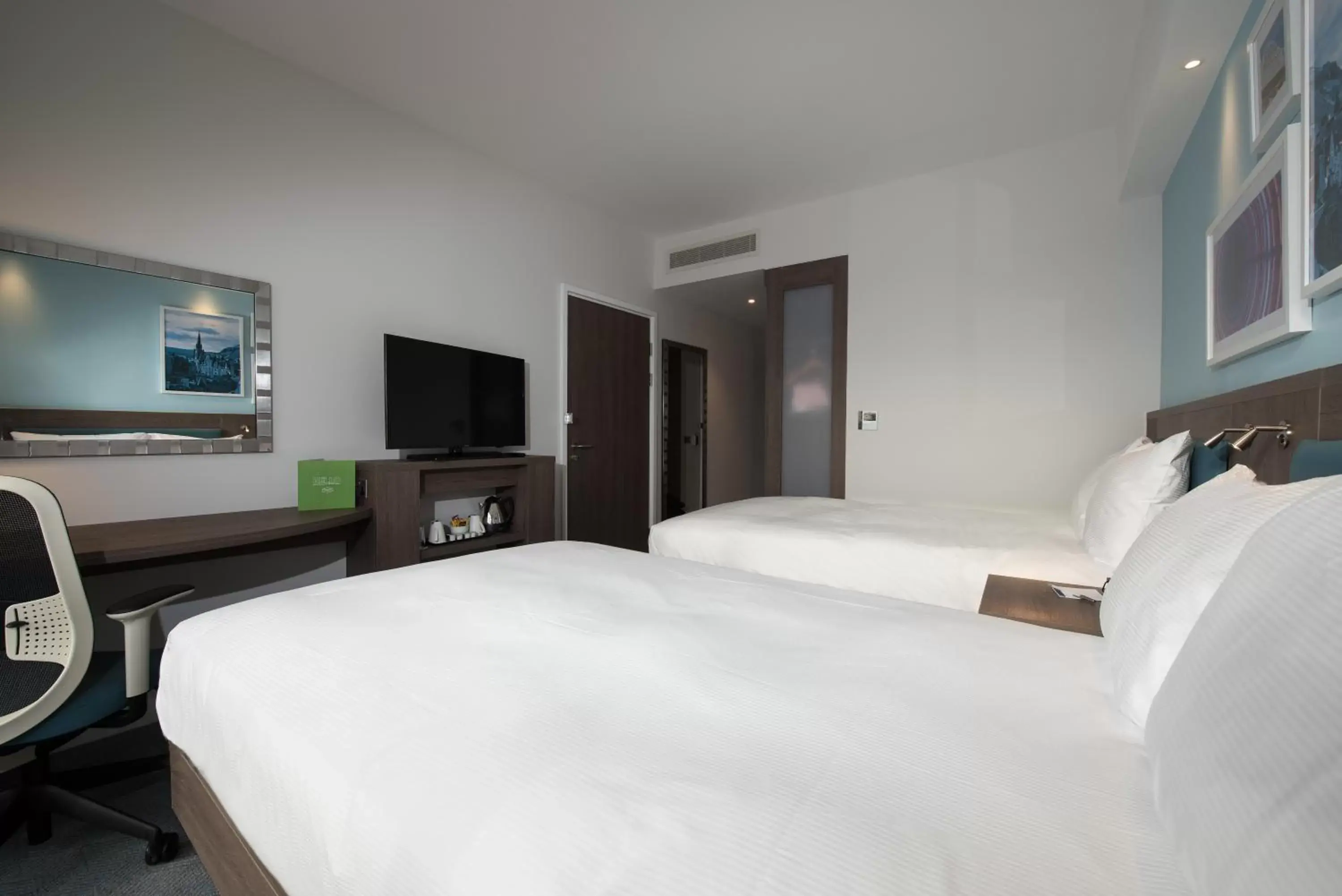 Bedroom, Bed in Hampton By Hilton Edinburgh West End