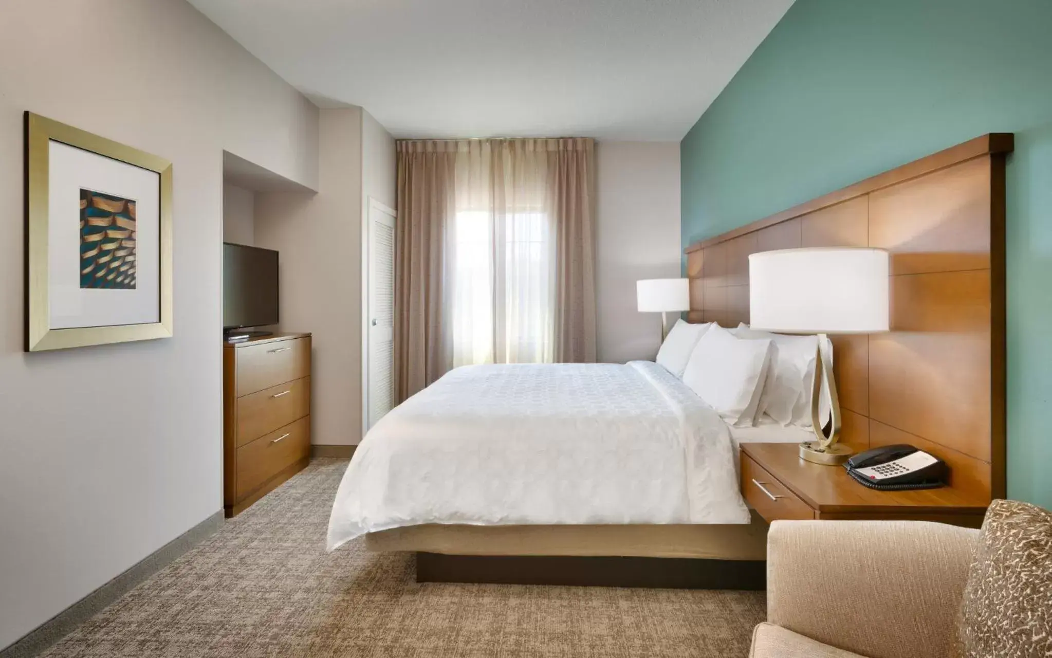 Photo of the whole room, Bed in Staybridge Suites - Gainesville I-75, an IHG Hotel