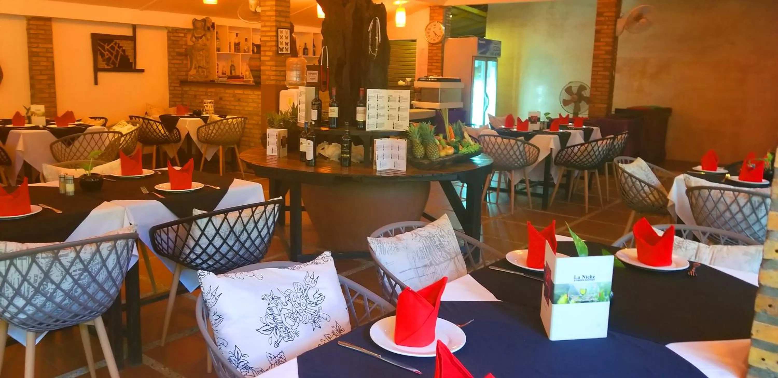 Restaurant/places to eat in La Niche D'angkor Boutique Hotel