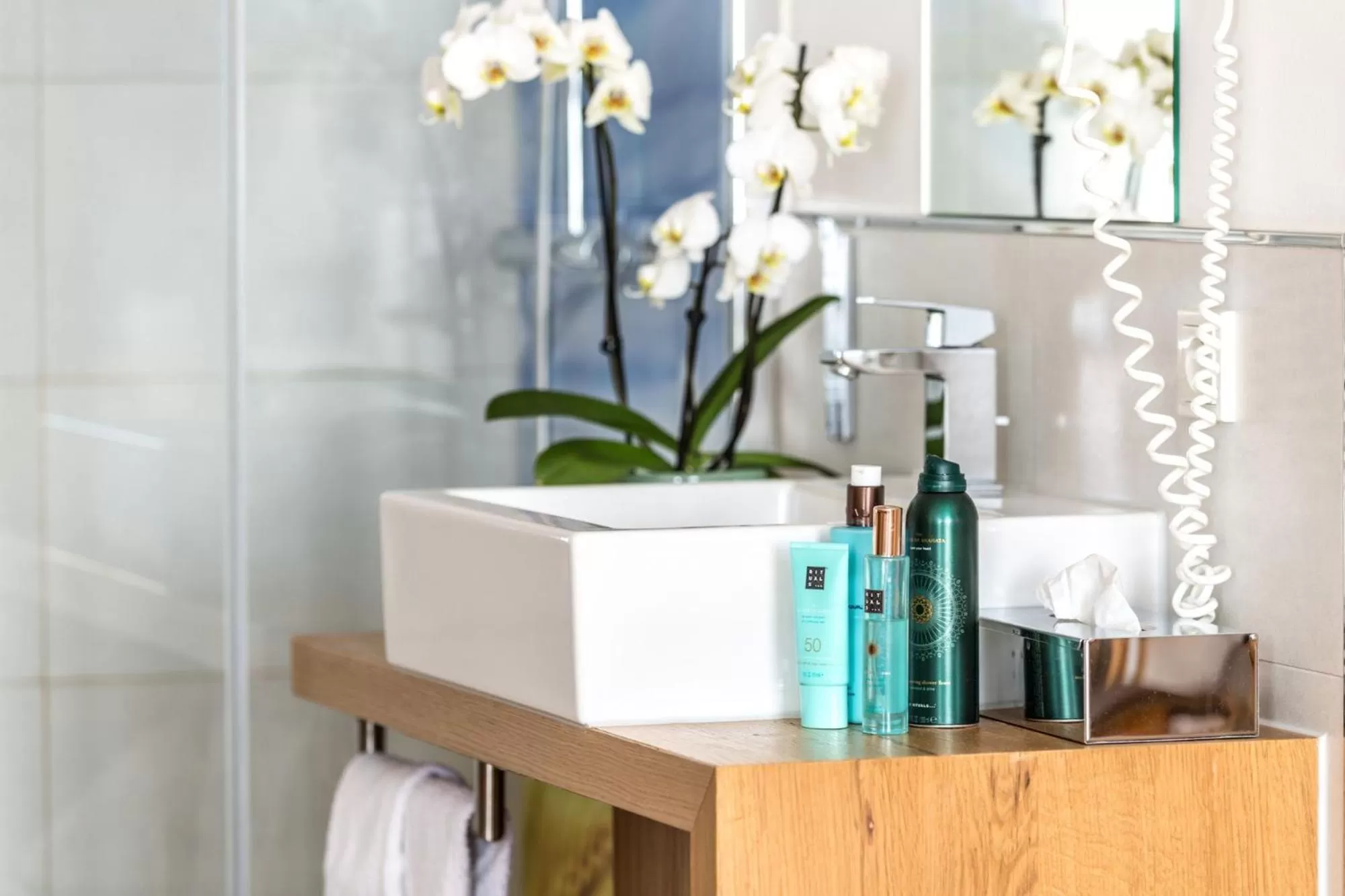 Bathroom in Das Aunhamer Suite & Spa Hotel