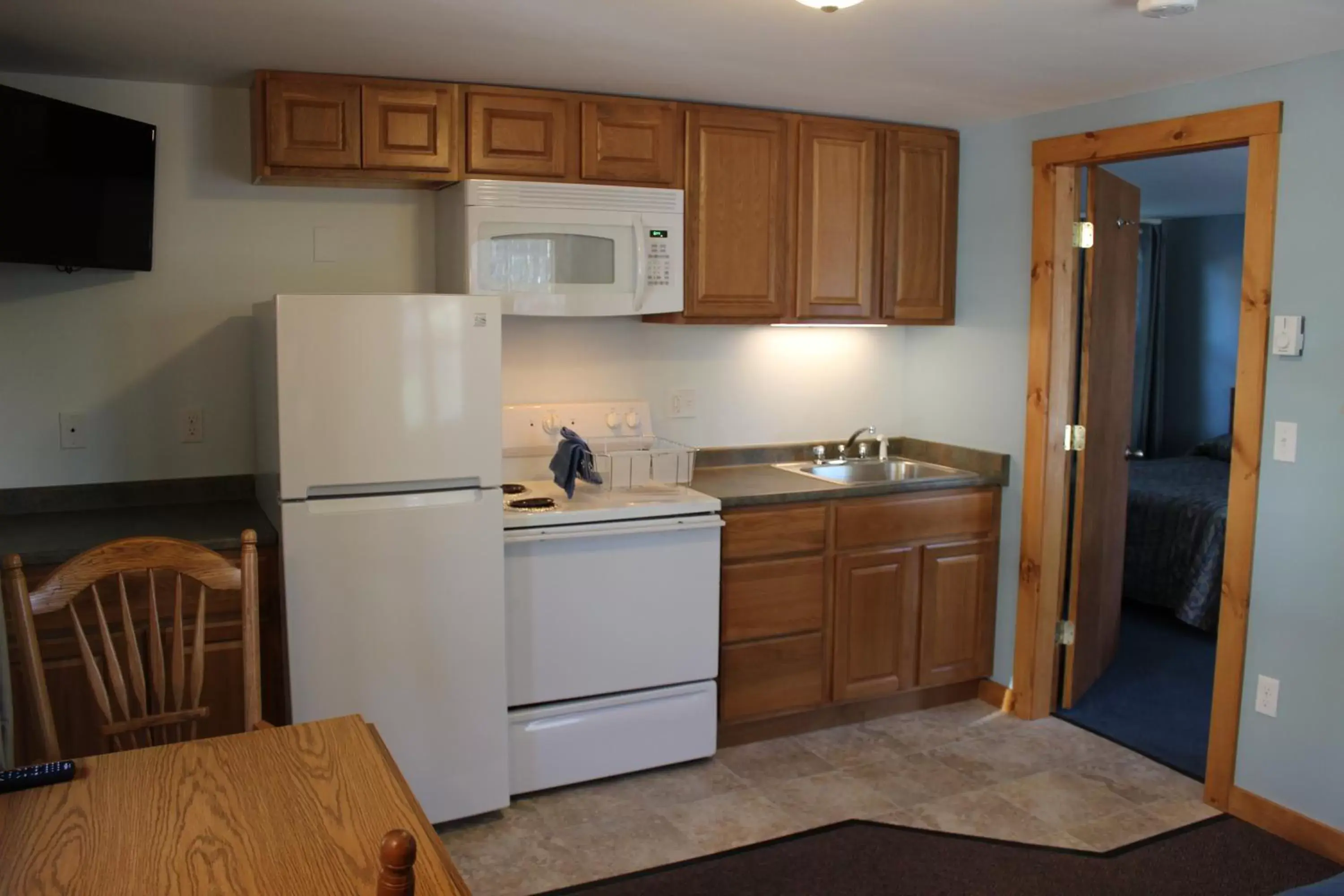 Kitchen/Kitchenette in Nootka Lodge