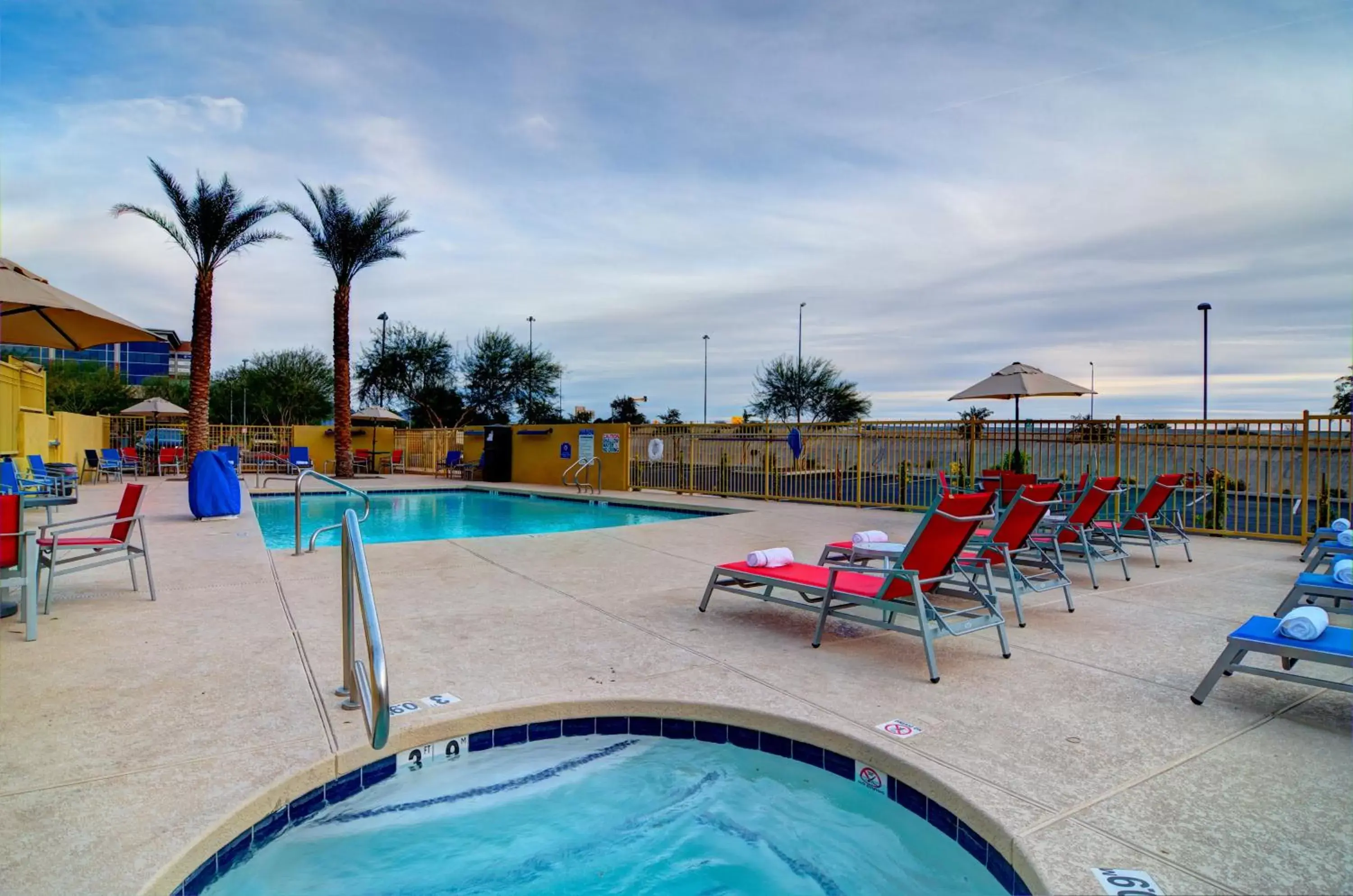 Swimming Pool in Holiday Inn Express & Suites - Phoenix North - Scottsdale, an IHG Hotel