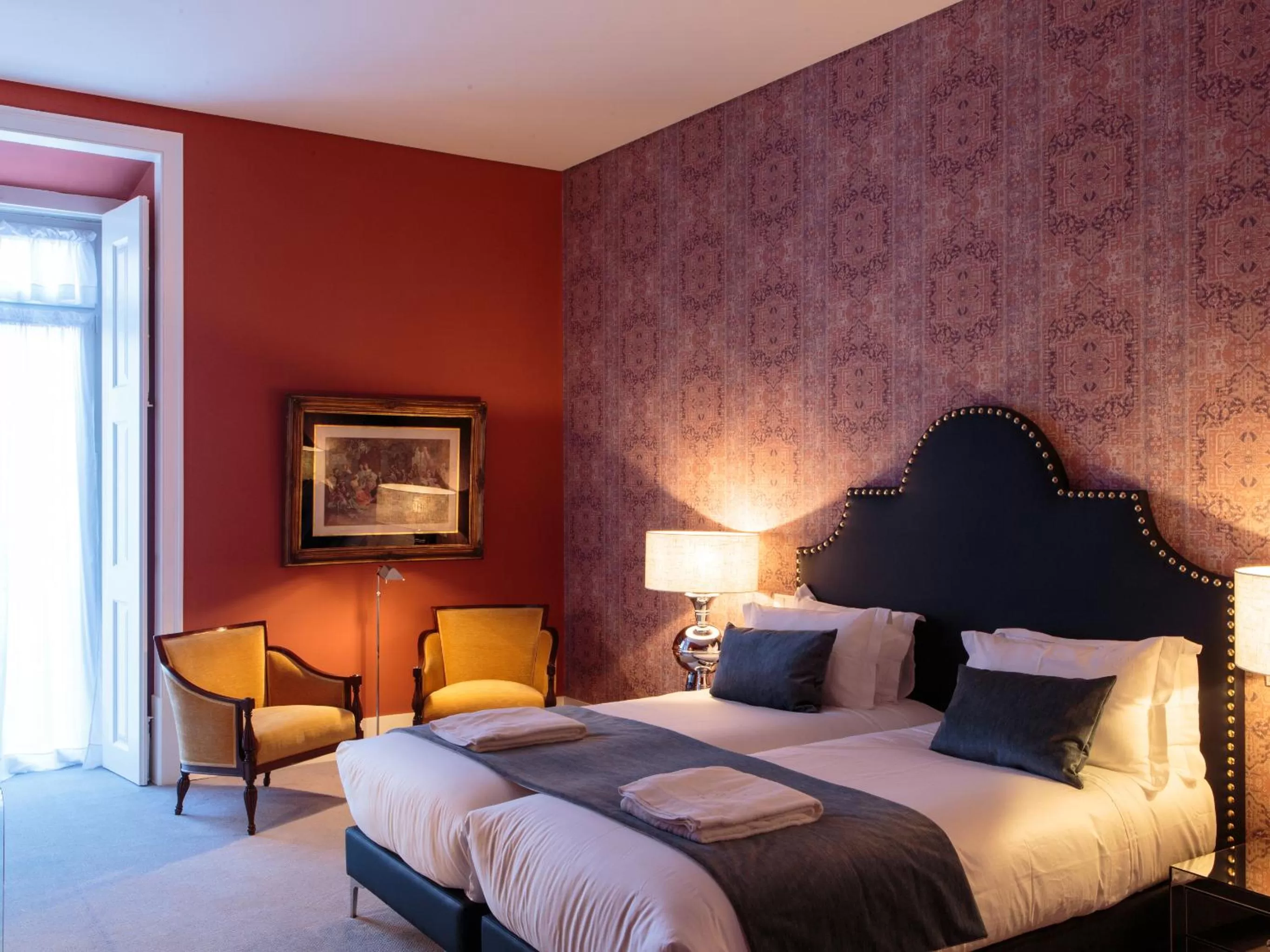 Photo of the whole room, Bed in Dear Lisbon - Gallery House