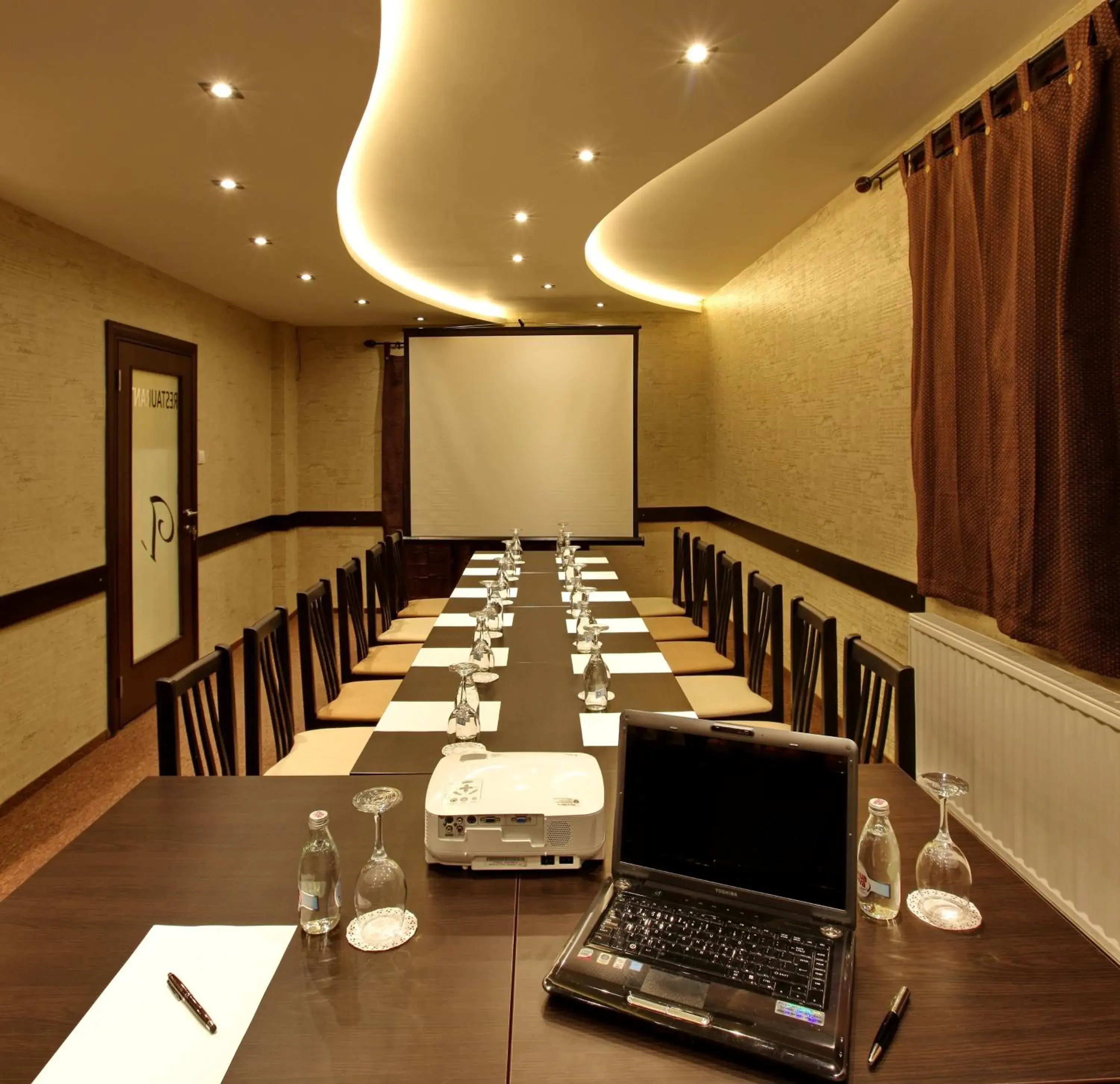 Business facilities, Business Area/Conference Room in Garni Hotel Vozarev