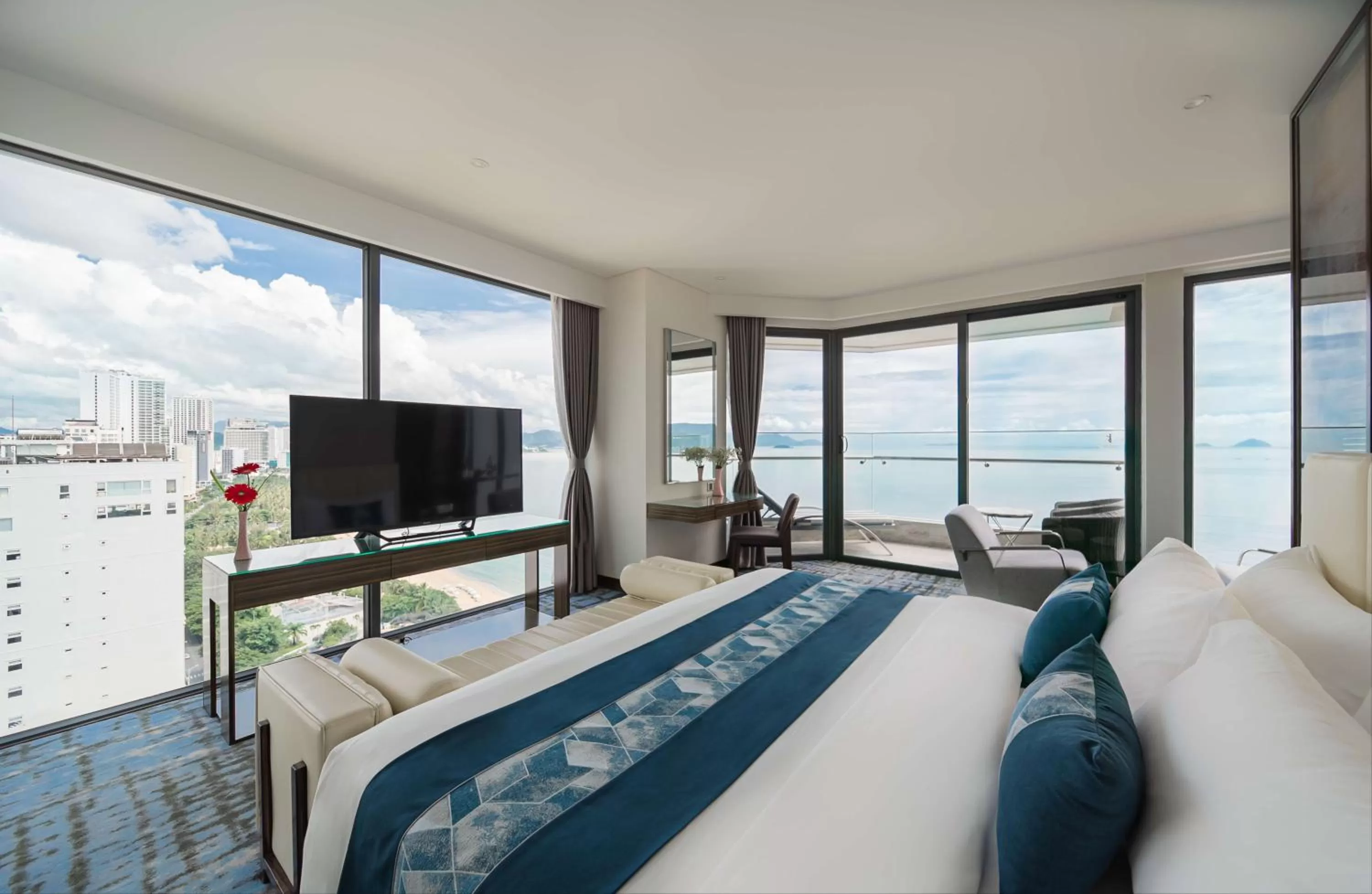 Bed in Queen Ann Nha Trang Hotel