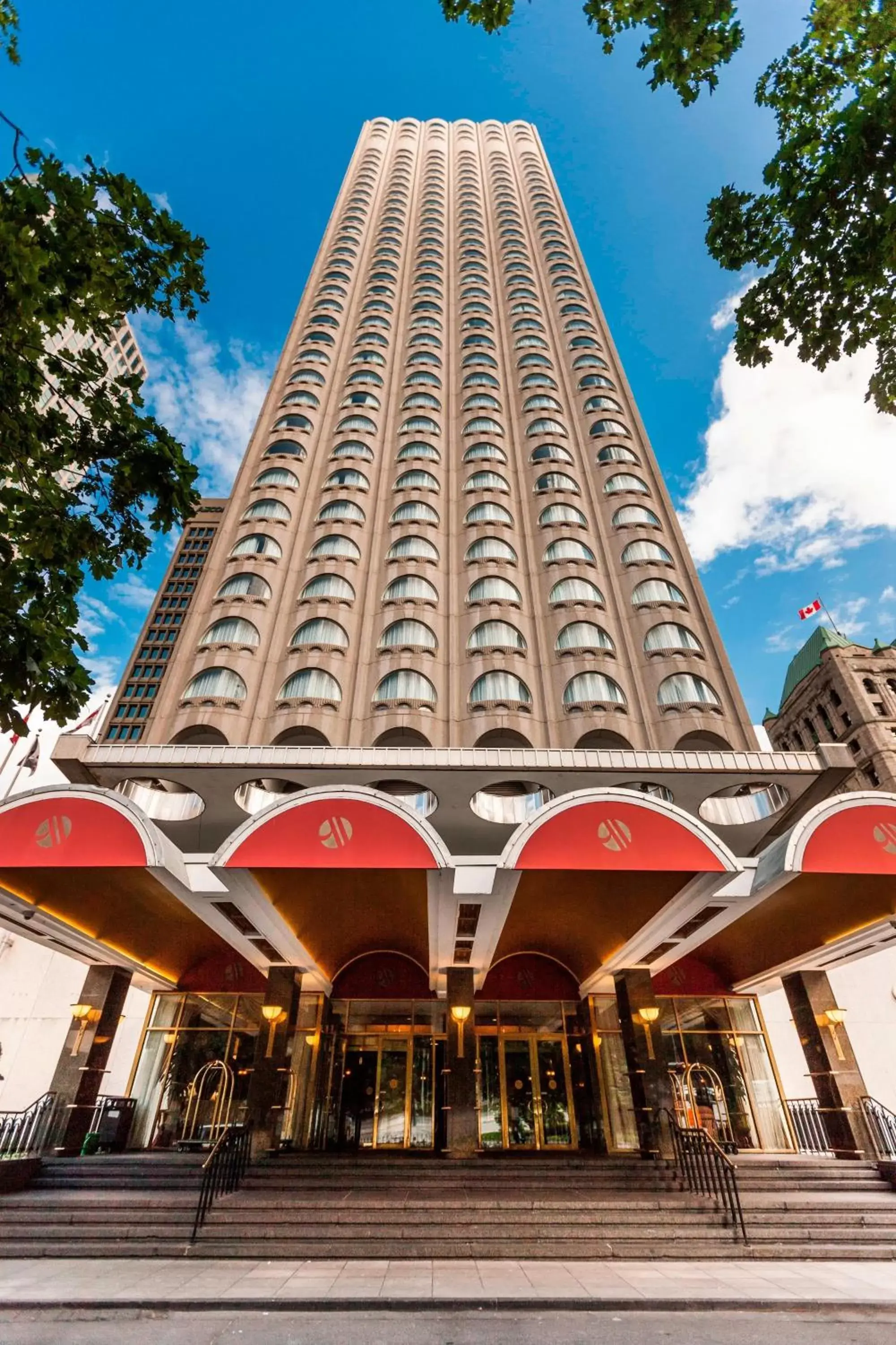 Property Building in Montreal Marriott Chateau Champlain