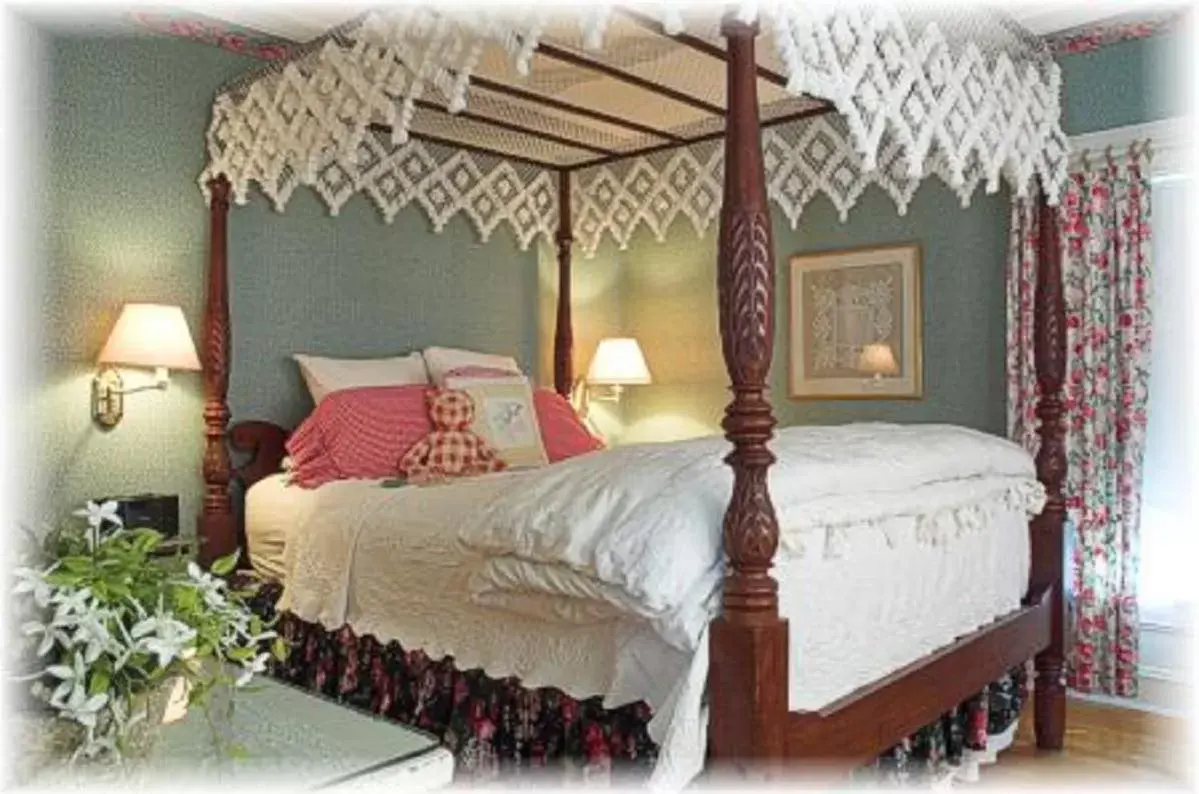 Bed in White Lace Inn