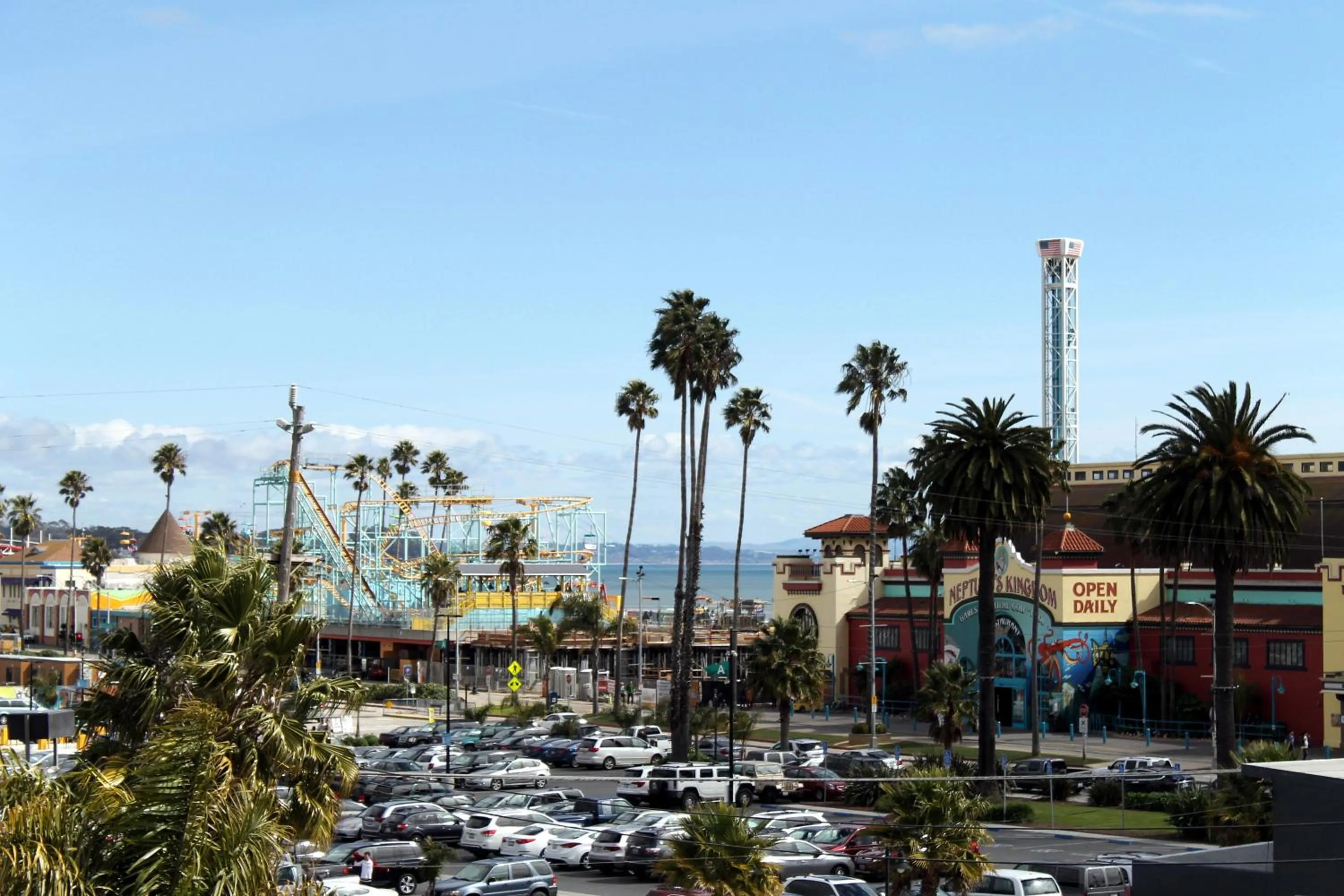 Fireside Inn By The Beach Boardwalk & Bowling