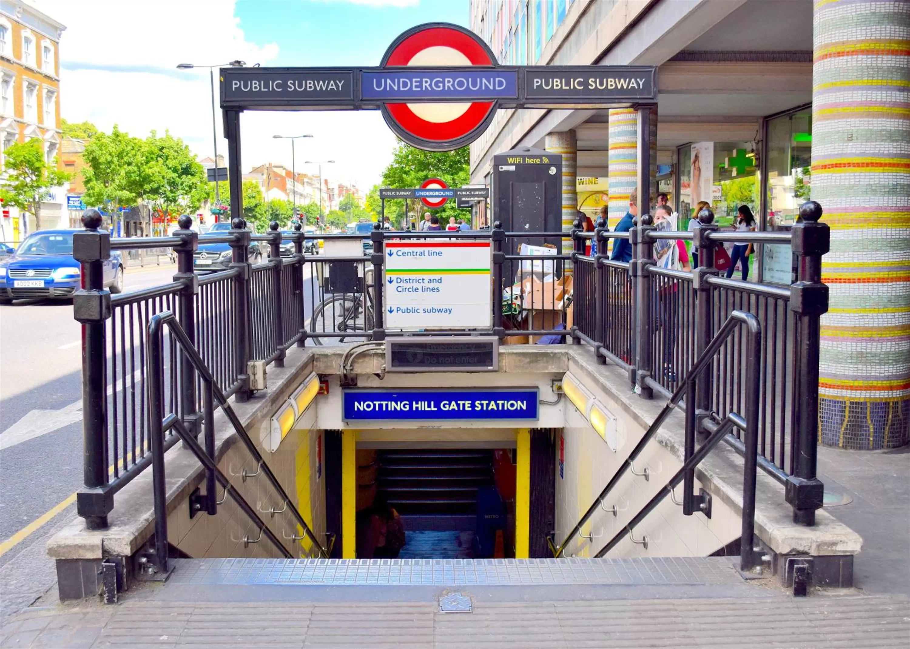 Nearby landmark in Pembridge Palace Hotel