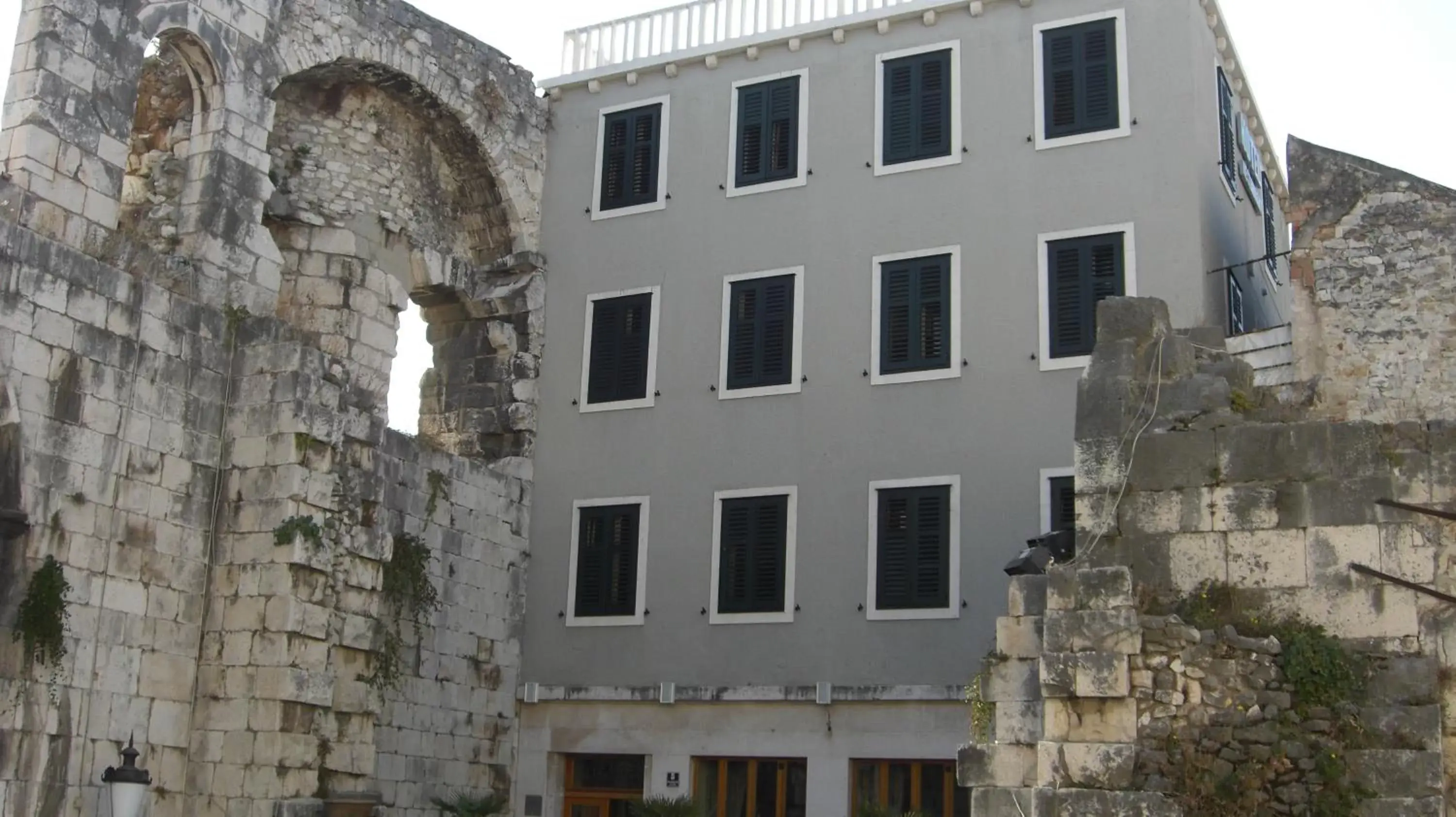 Facade/entrance, Property Building in Hotel Peristil