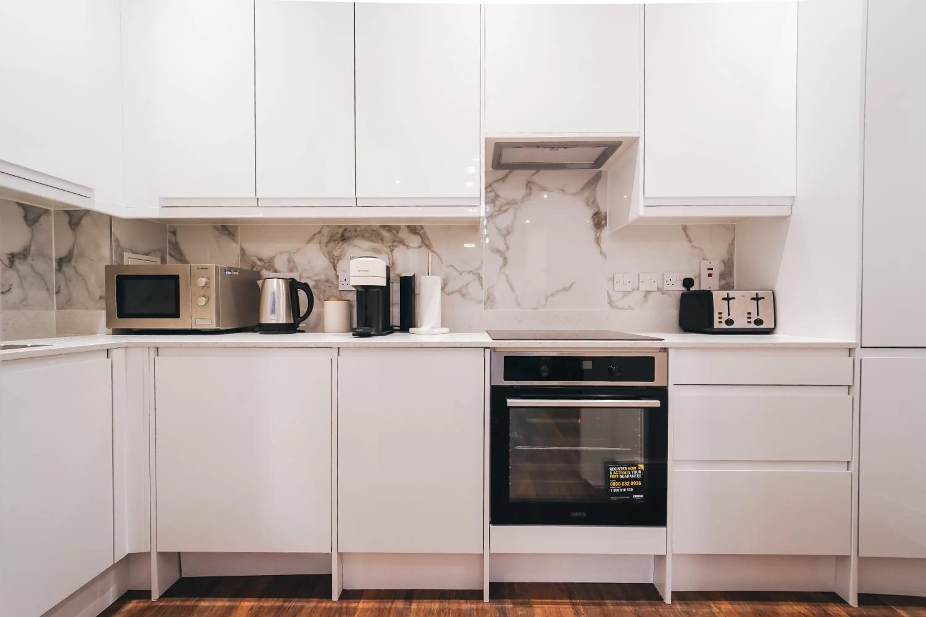 Coffee/tea facilities, Kitchen/Kitchenette in The Avonmore Olympia