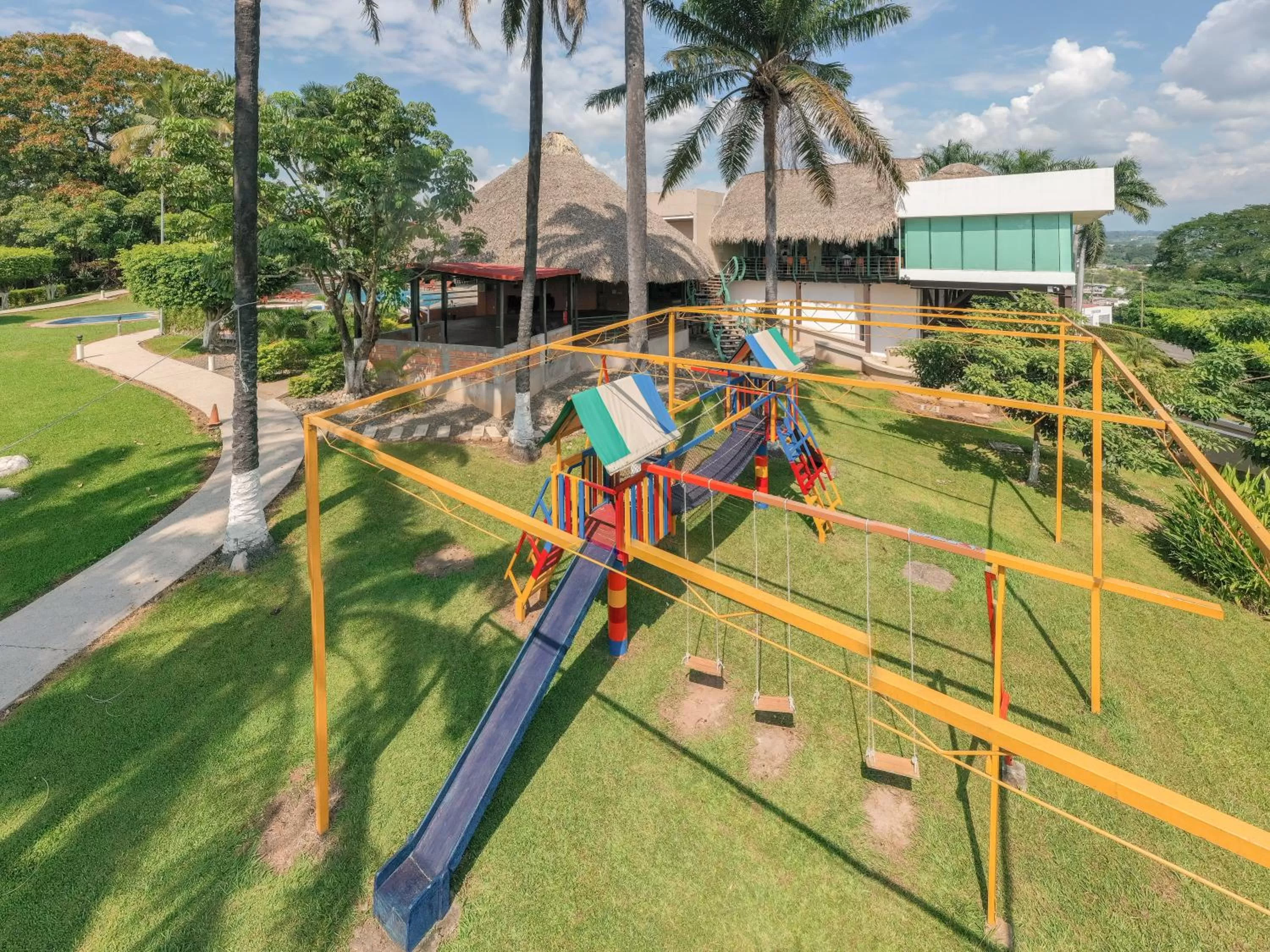 Patio in Hotel Loma Real