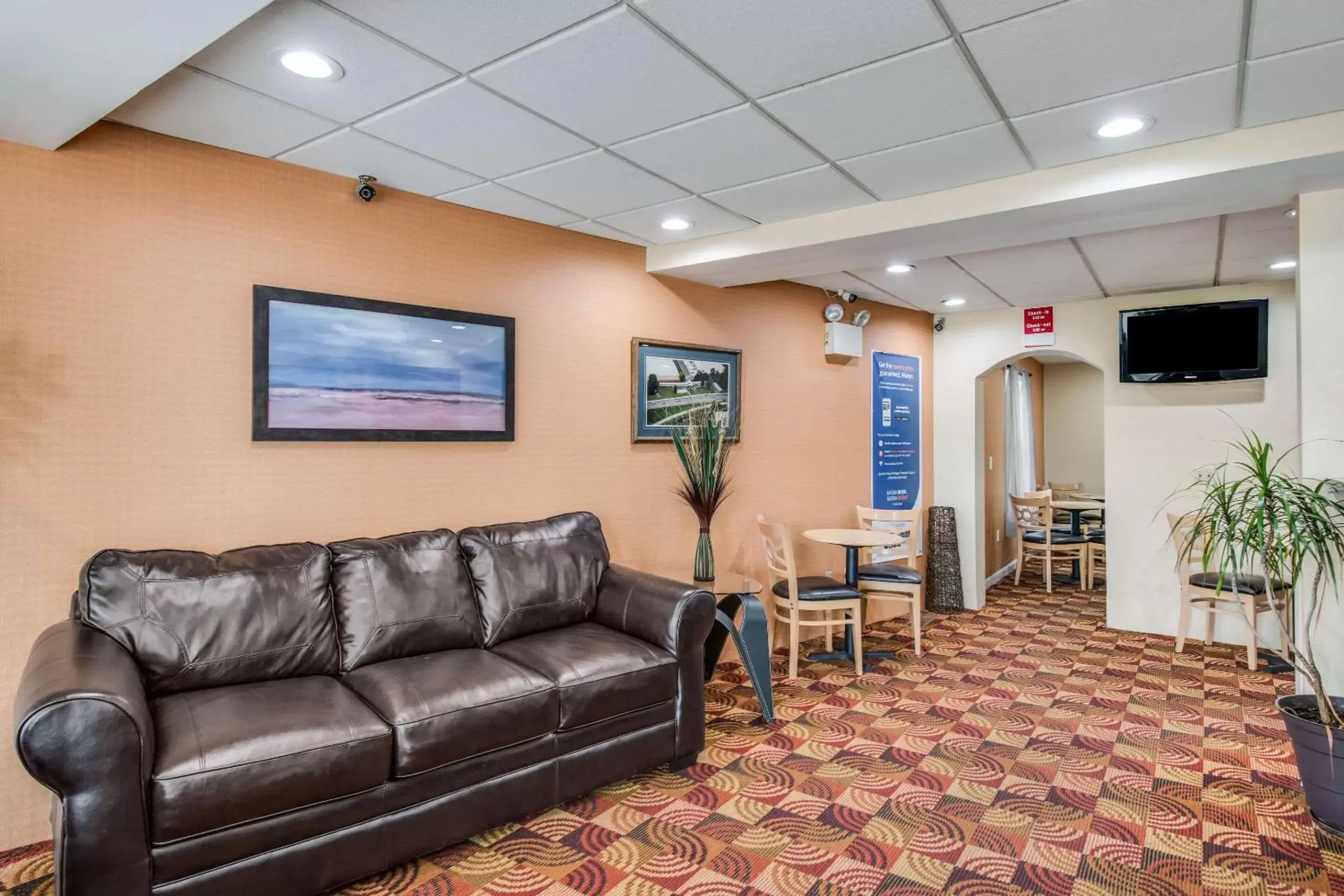 Lobby or reception, Seating Area in Econo Lodge Mechanicsburg