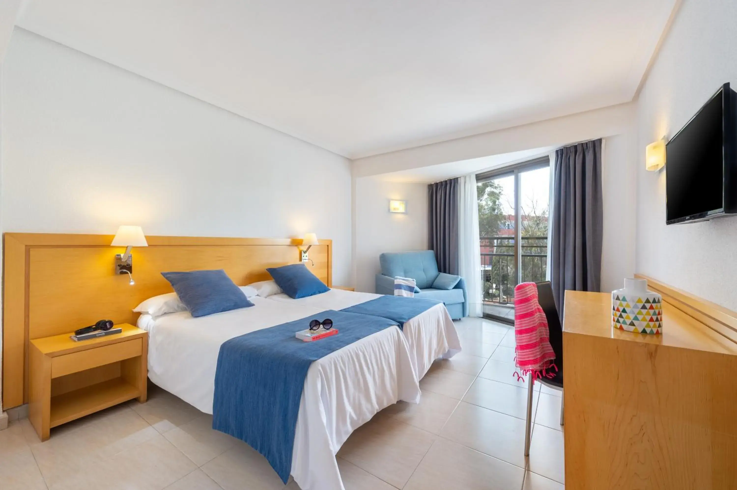 Bedroom, Bed in Hotel Playasol San Remo