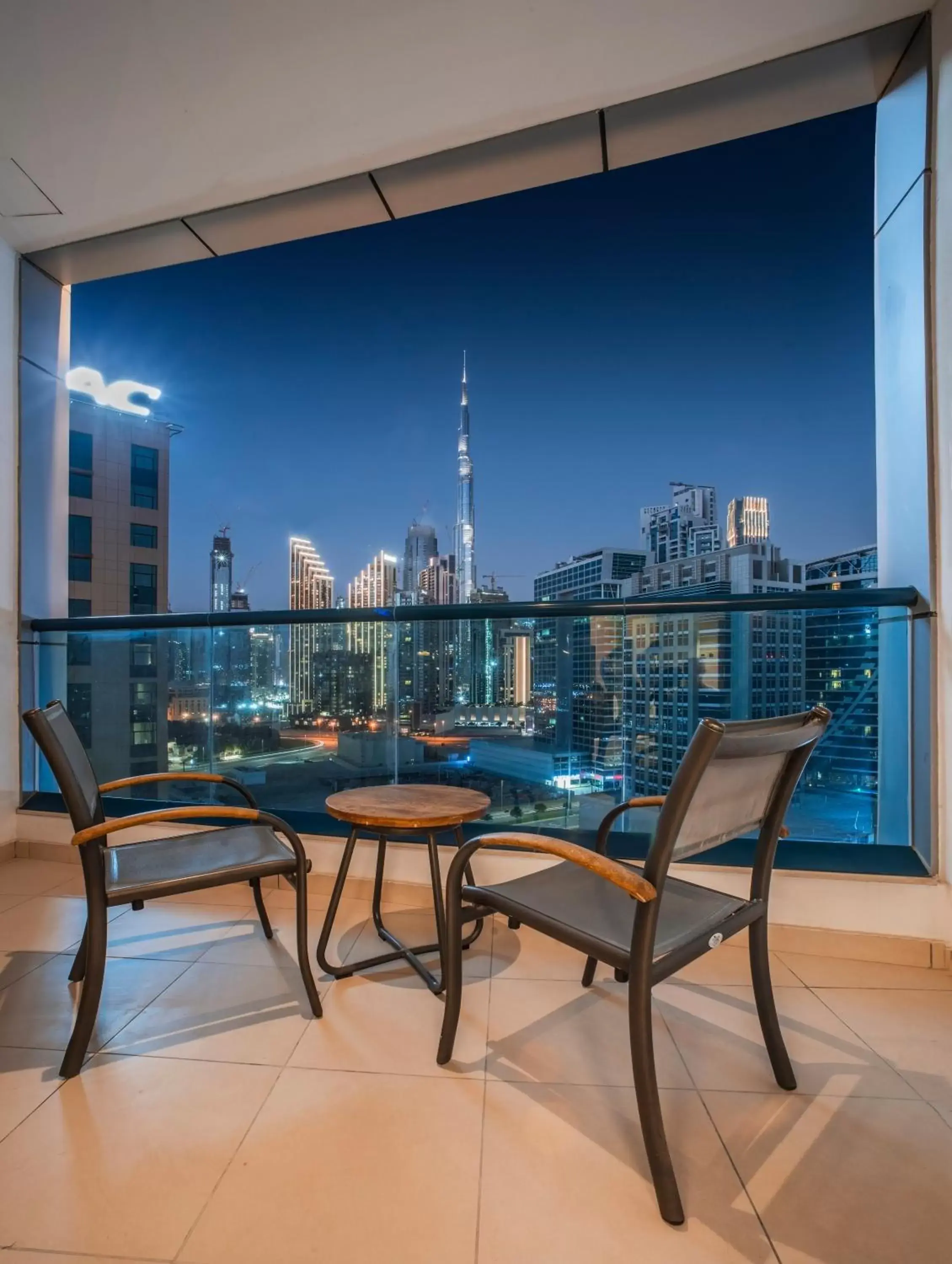 Night in Radisson Blu Hotel, Dubai Waterfront