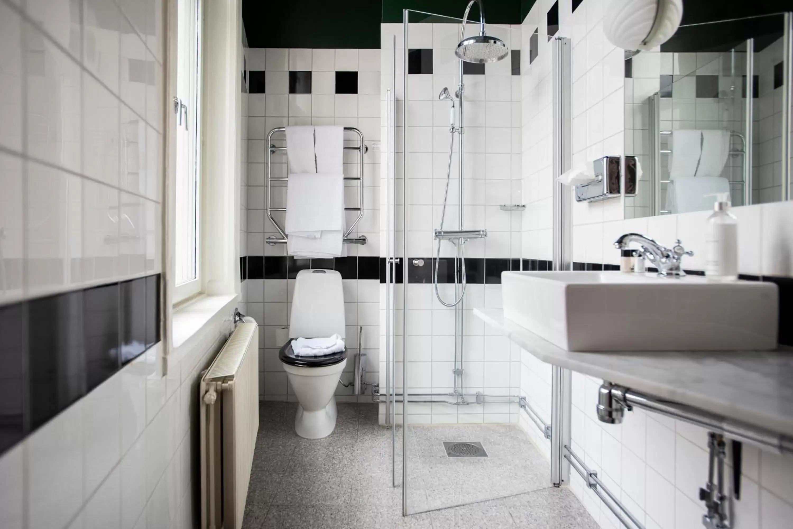 Bathroom in The Vault Hotel, WorldHotels Crafted