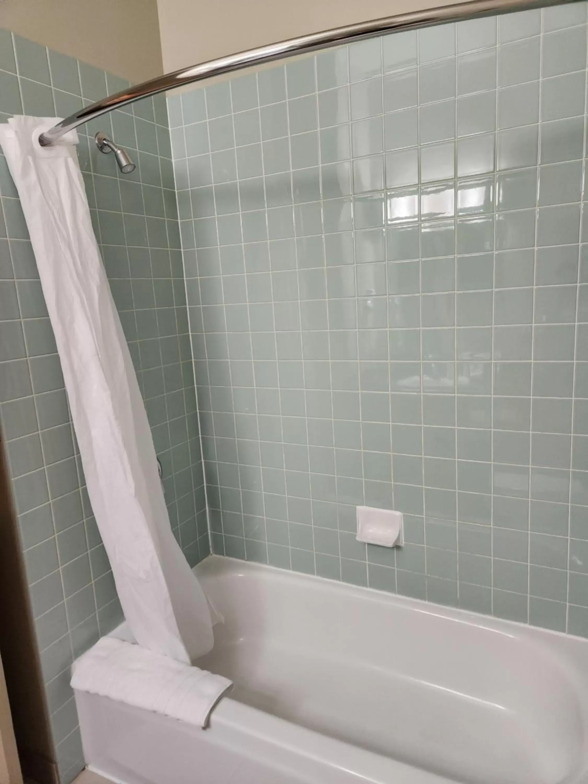 Shower, Bathroom in Waterton Lakes Lodge Resort