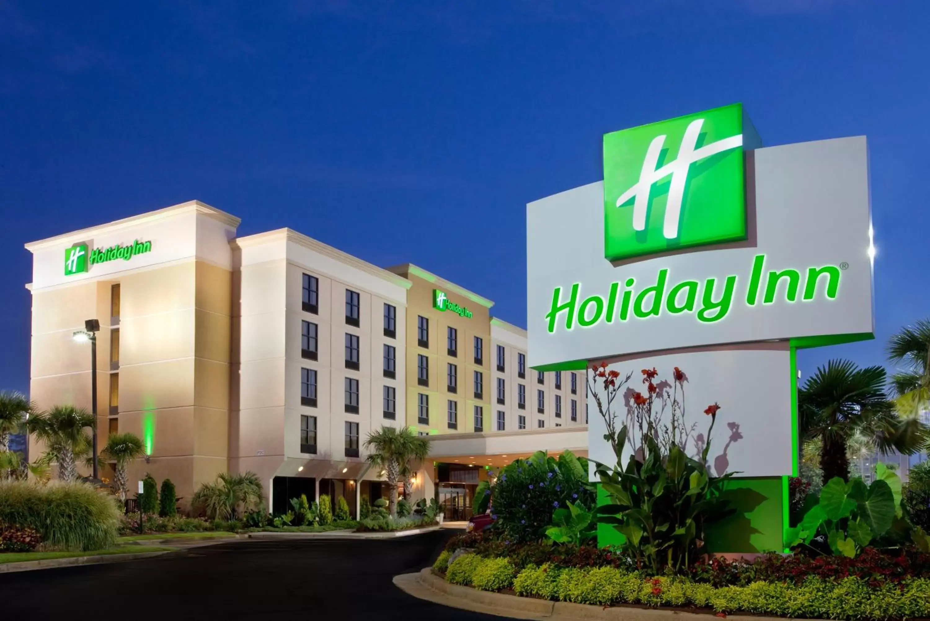 Property Building in Holiday Inn Hotel Atlanta-Northlake, a Full Service Hotel