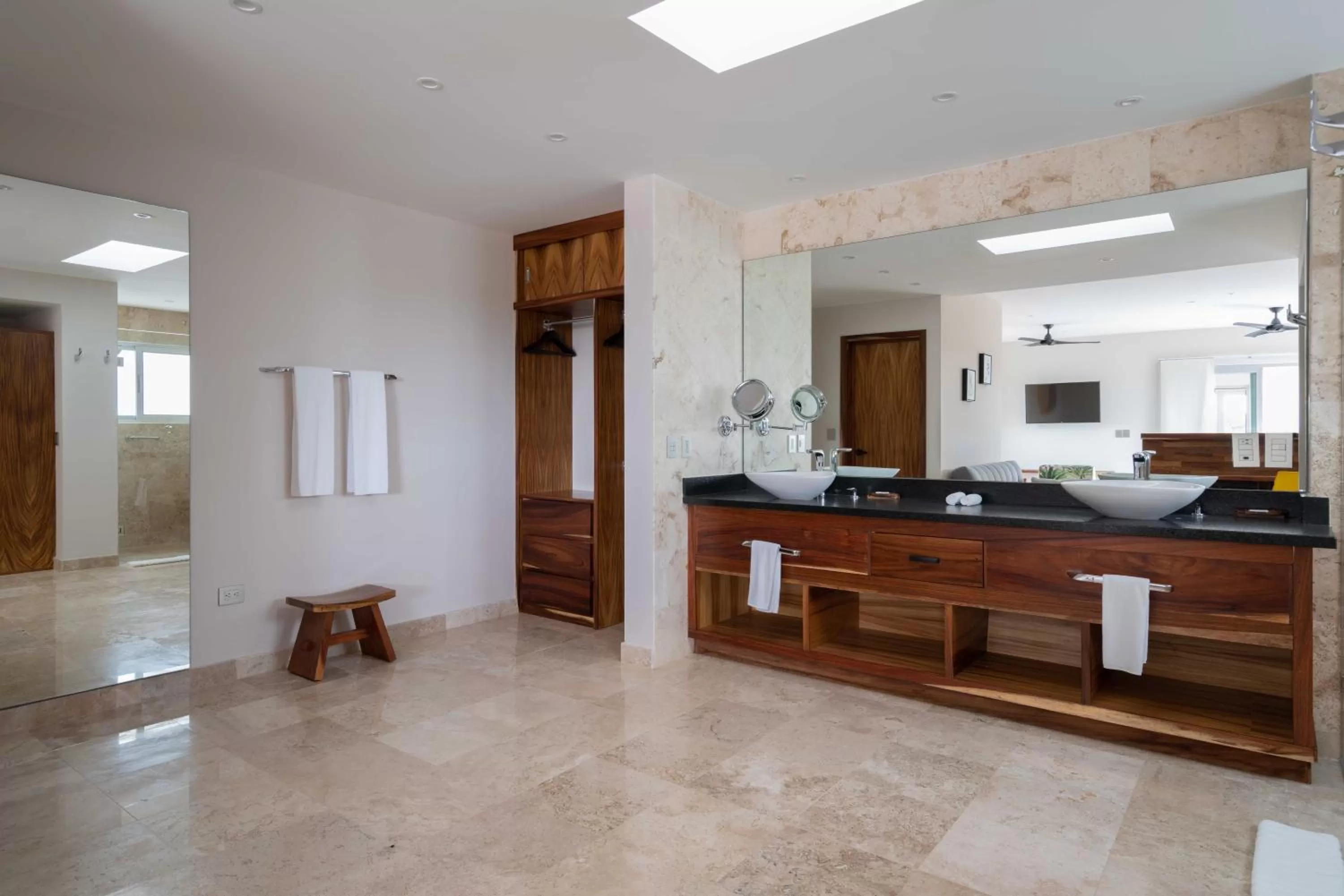 Shower in Valhalla Residences by Biwa