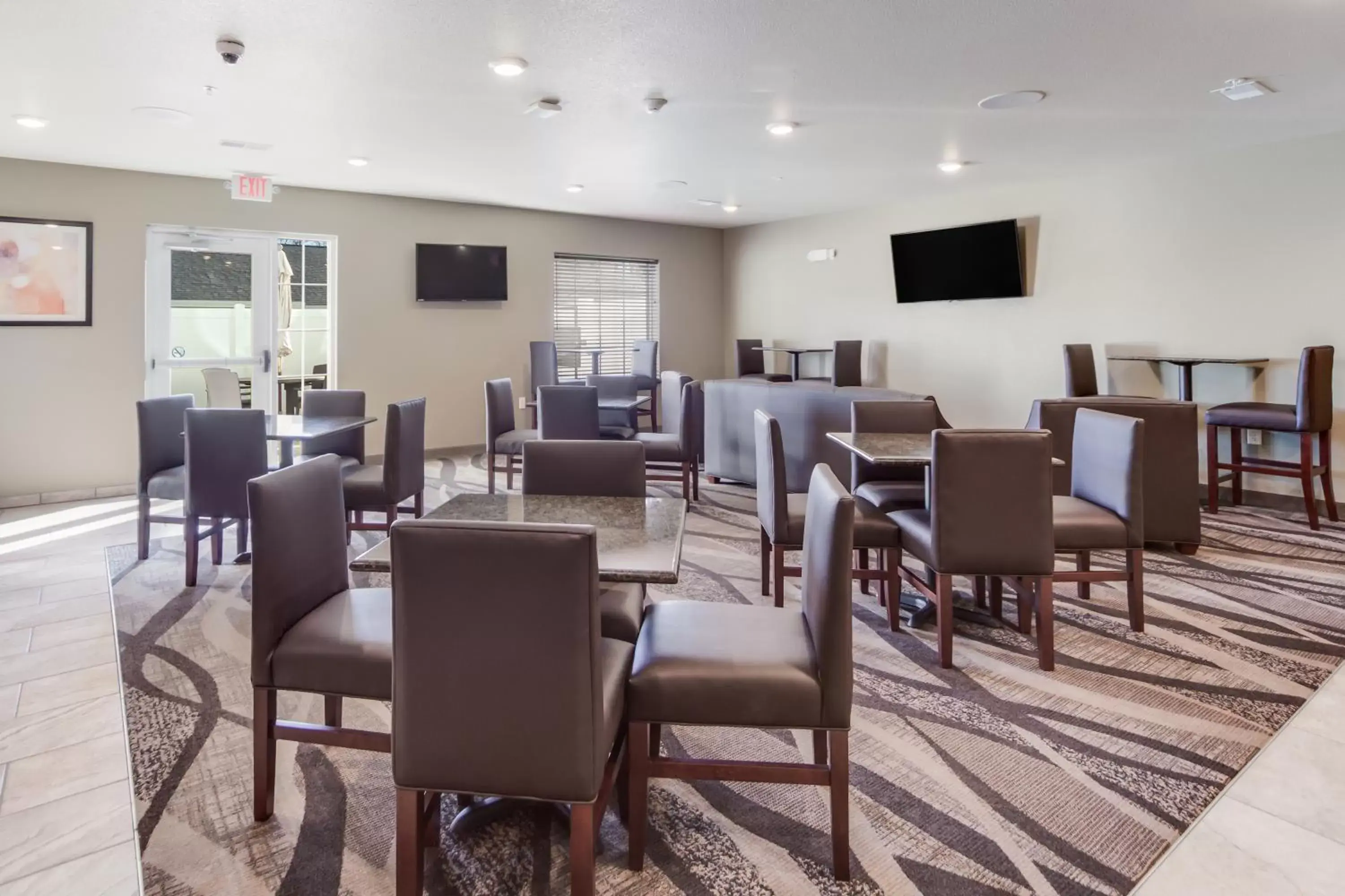 Lounge or bar, Restaurant/Places to Eat in Cobblestone Inn & Suites-Fremont