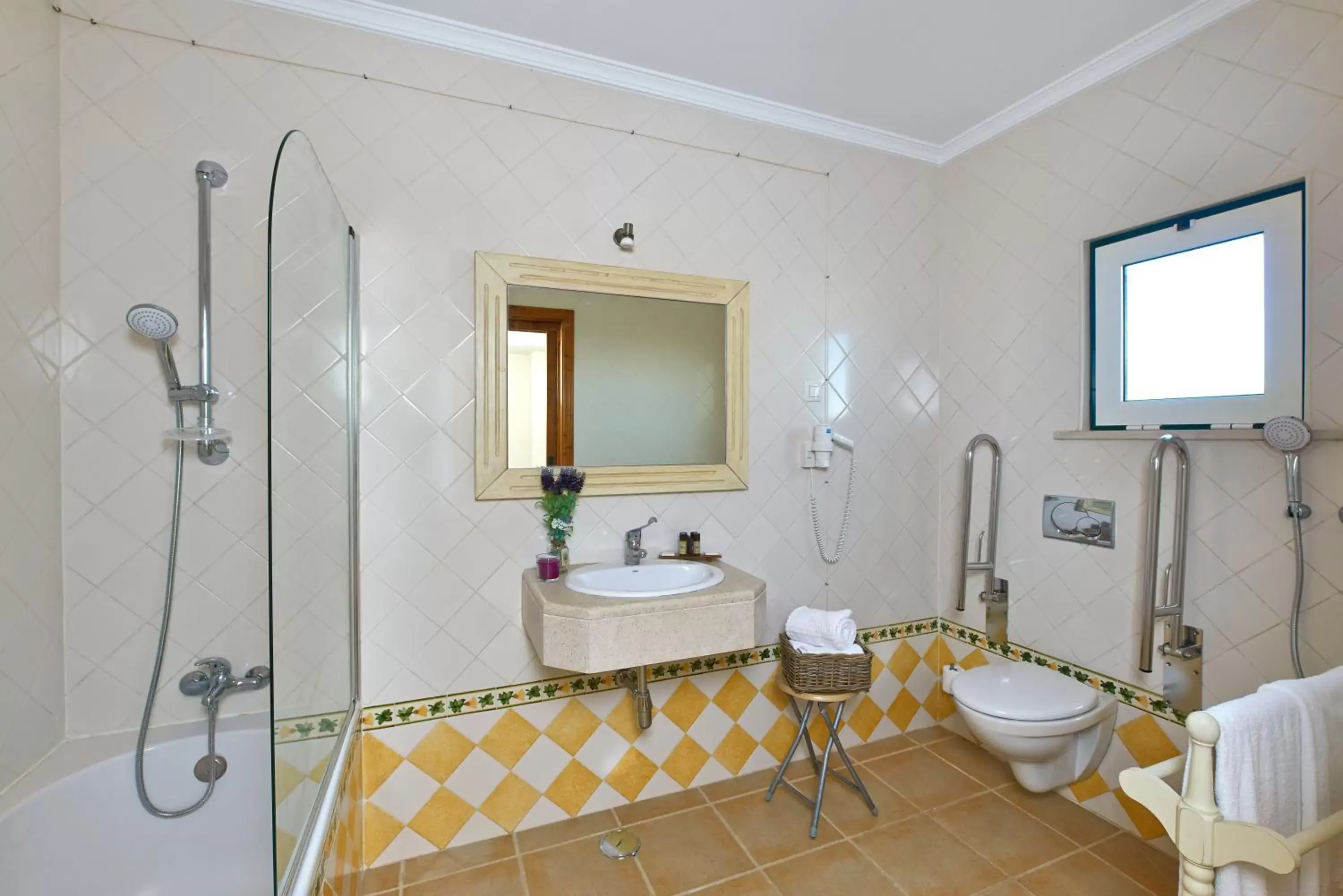 Shower, Bathroom in Hotel Rural Quinta do Marco - Nature & Dining